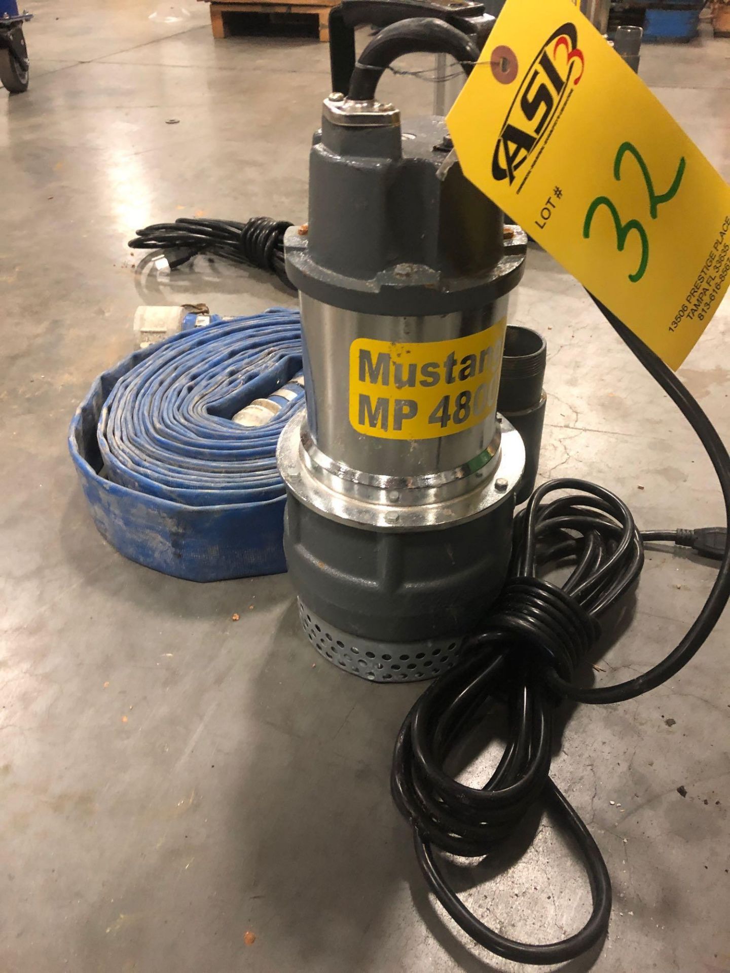 NEW 2" MUSTANG MP4800 SUB. PUMP W/ HOSE - Image 2 of 2