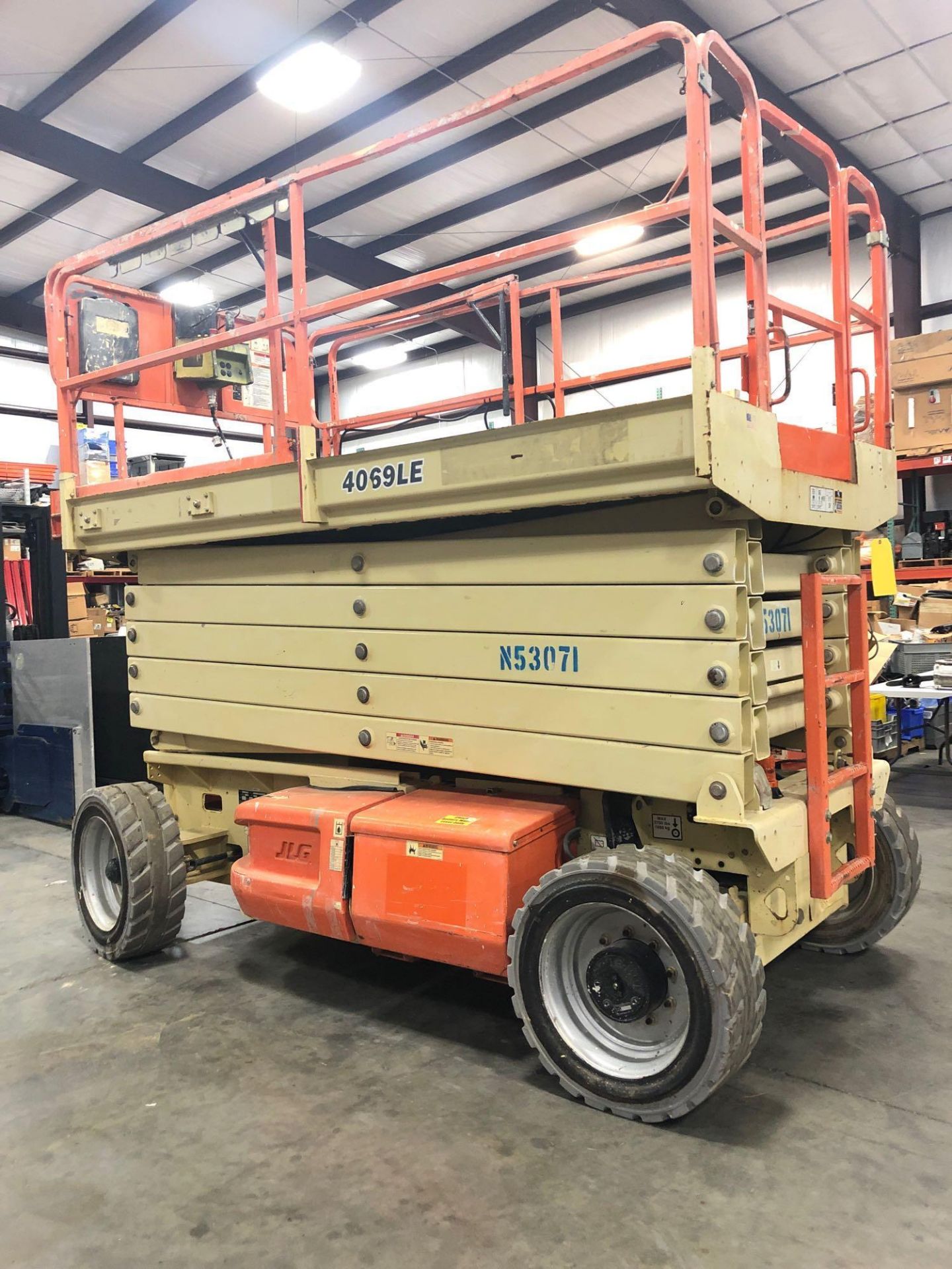 2008 JLG 4069LE ELECTRIC SCISSOR LIFT, 40' PLATFORM HEIGHT