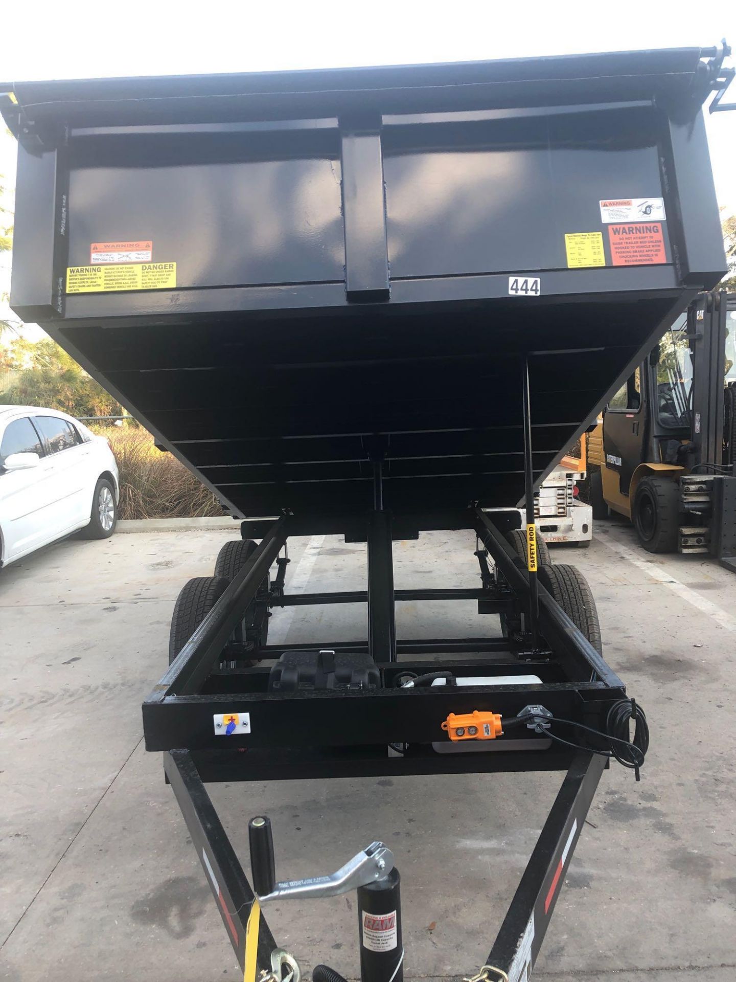 2019 SS DUMP TRIALER W/ ELECTRIC REMOTE, DUAL AXLE, 7,000 LB GVWR - Image 9 of 11