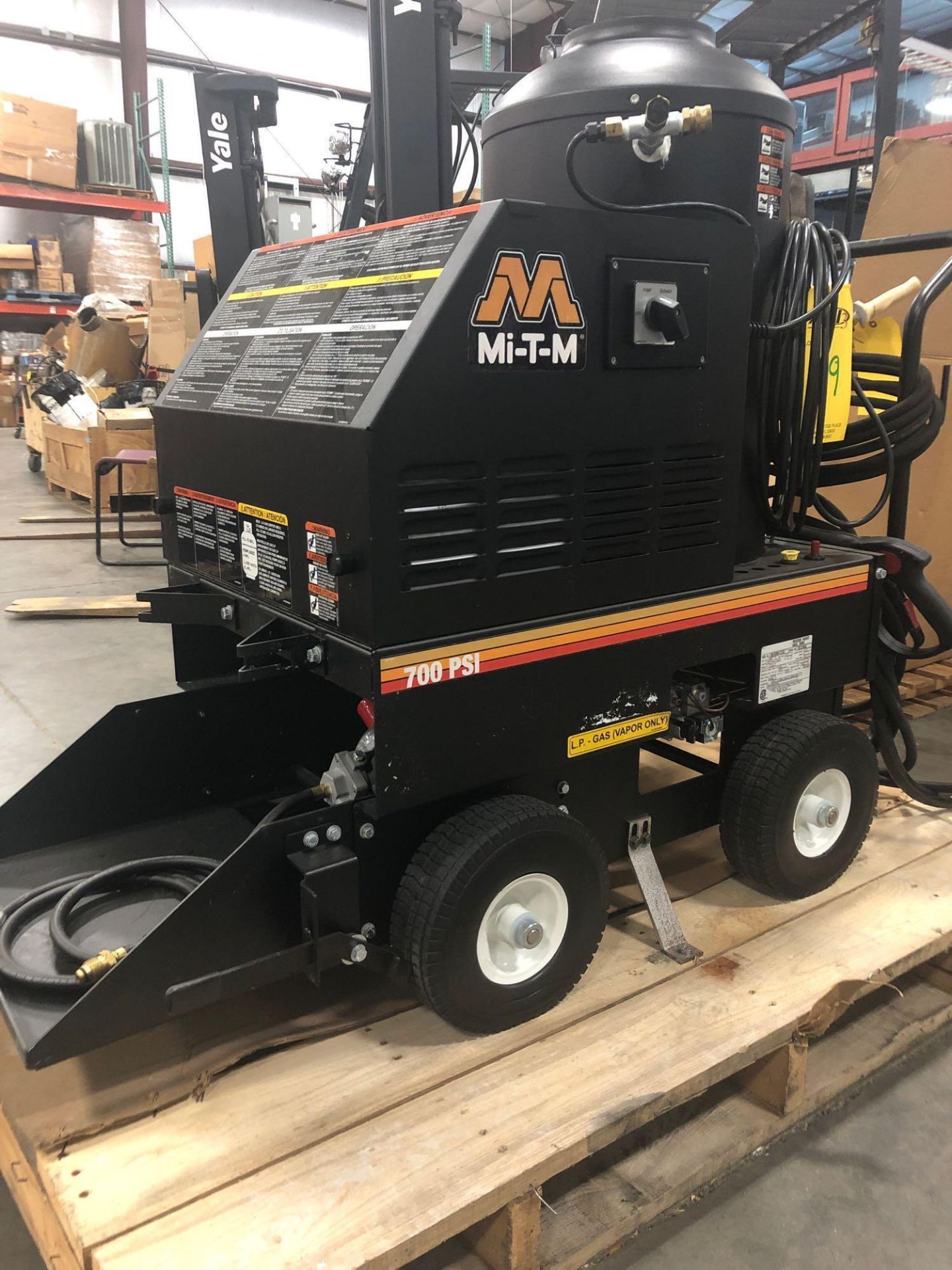 NEW MI-T-M 700 PSI HEATED PRESSURE WASHER MODEL GH-0703-LS10 - Image 2 of 4