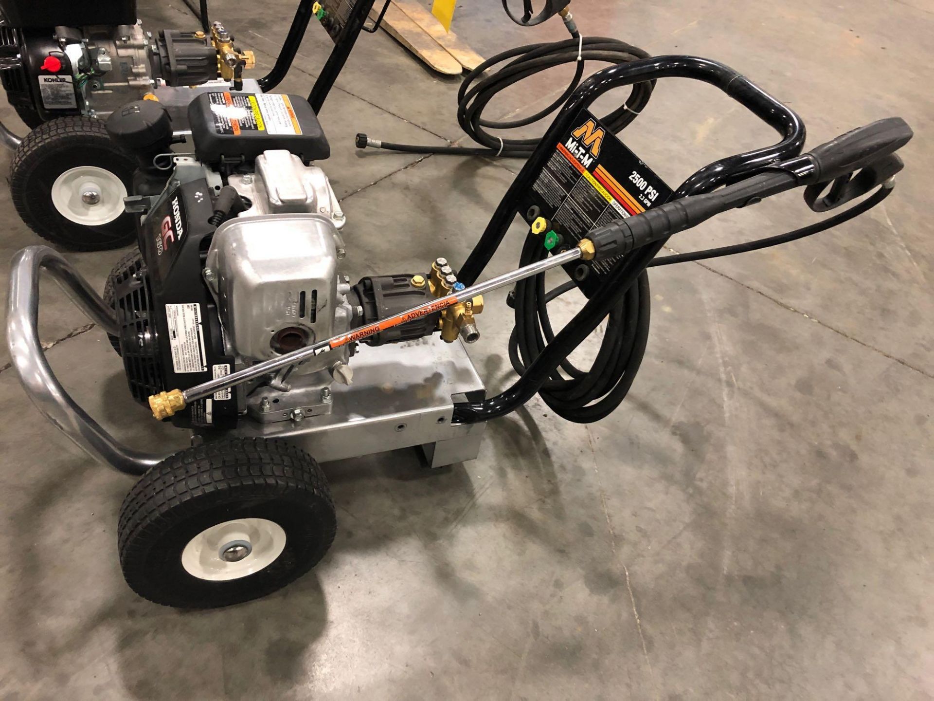 NEW MI-T-M 2500 PSI PRESSURE WASHER MODEL WP-2500