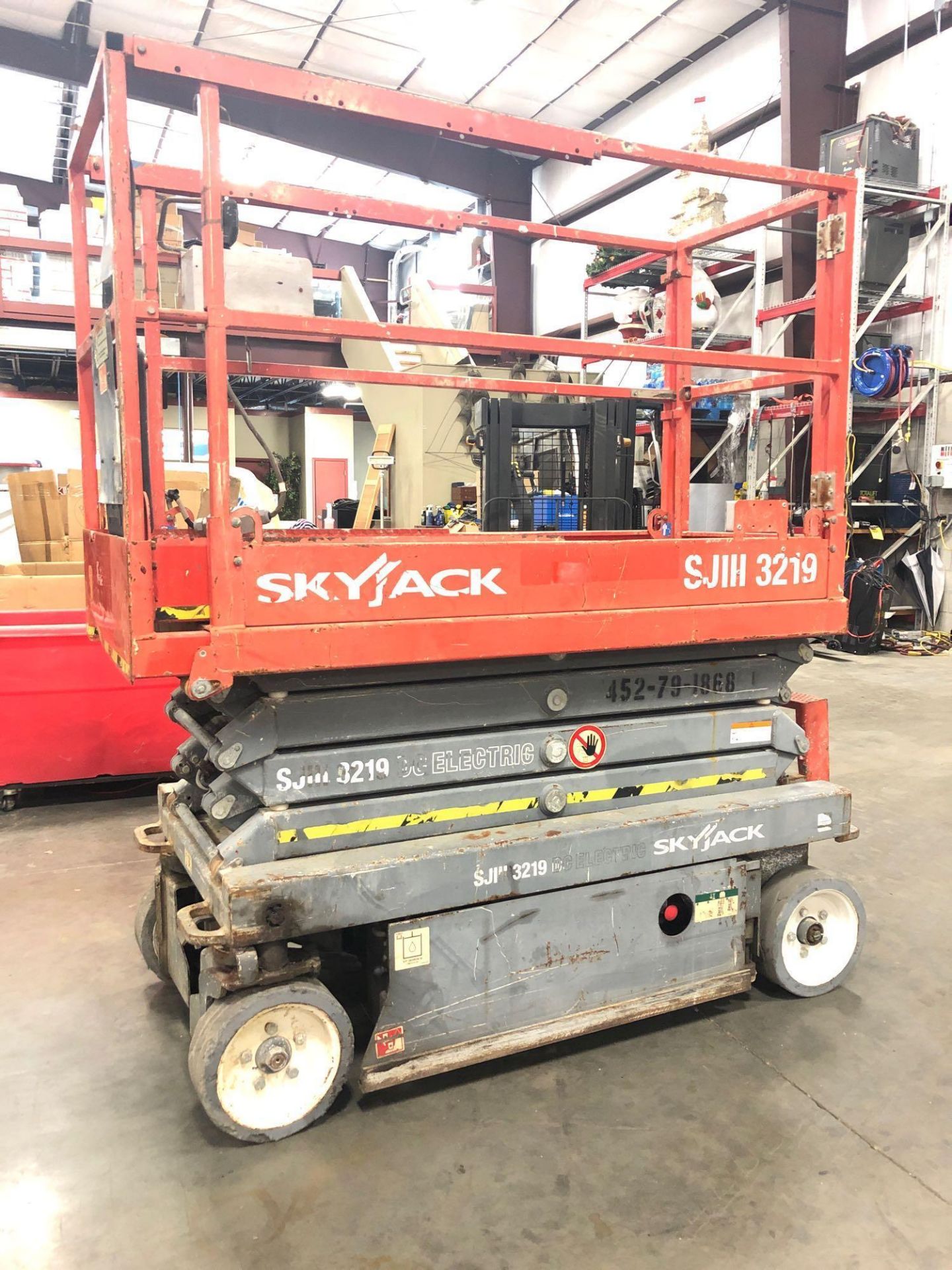 2013 SKYJACK 3219 ELECTRIC SCISSOR LIFT