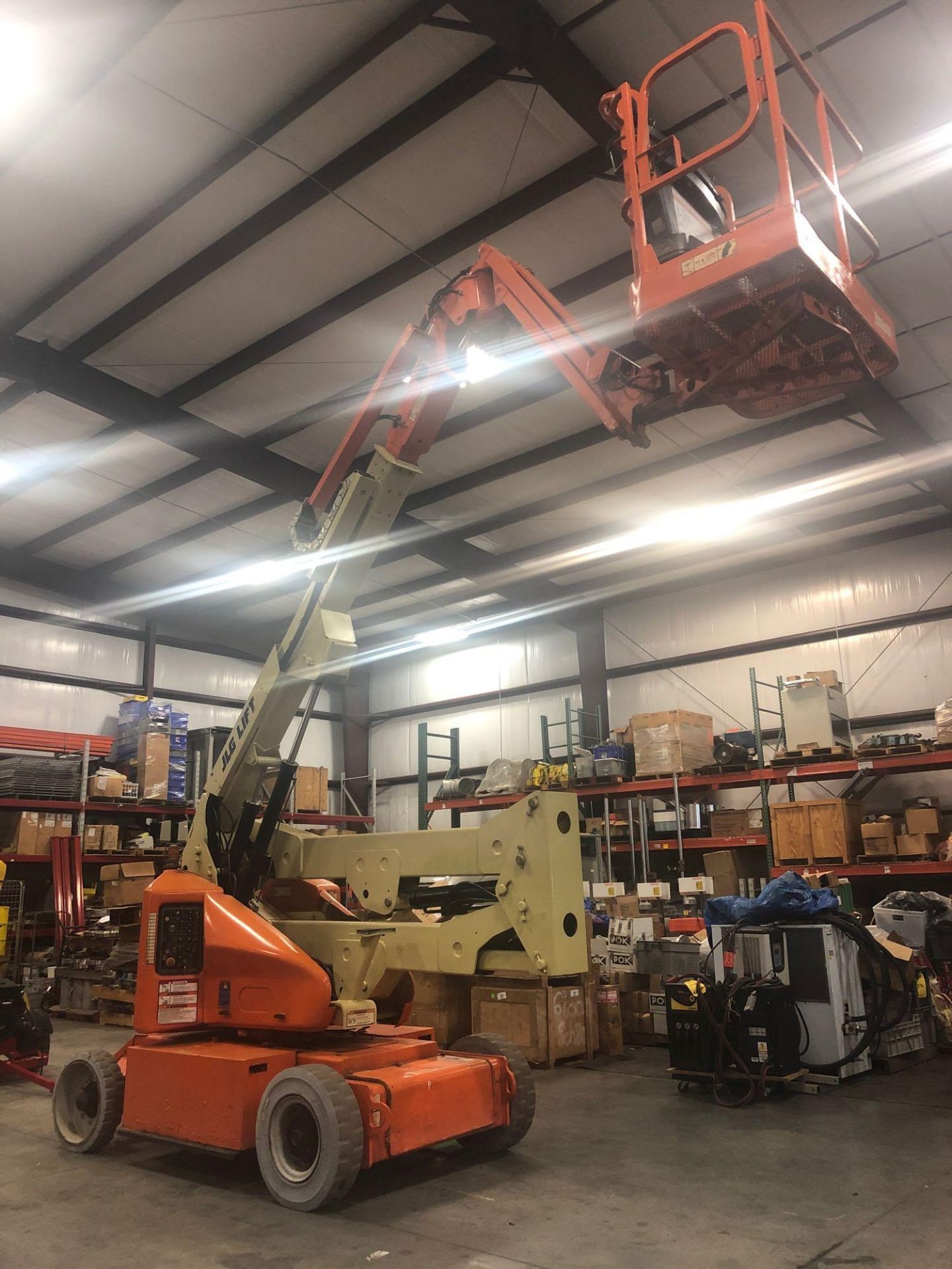 JLG E400AJN ELECTRIC ARTICULATING BOOM LIFT, 40' HEIGHT CAPACITY - Image 8 of 8