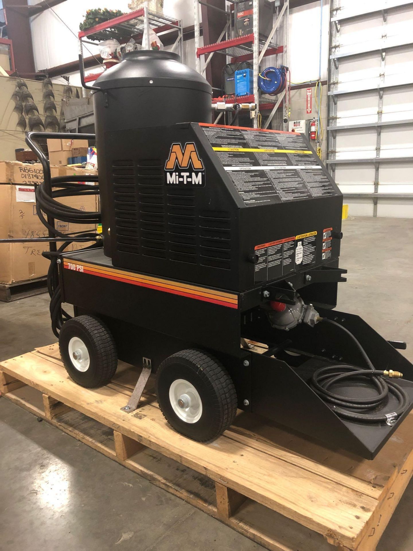 NEW MI-T-M 700 PSI HEATED PRESSURE WASHER MODEL GH-0703-LS10 - Image 3 of 4