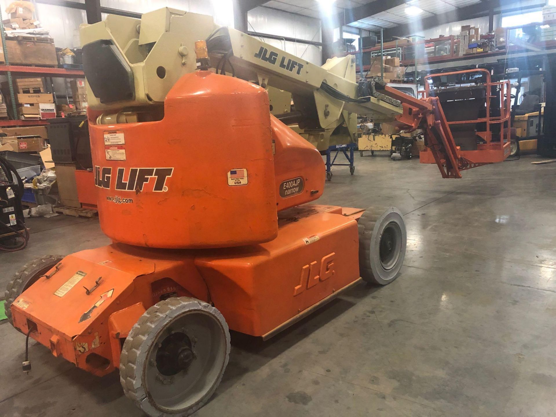 JLG E400AJP ELECTRIC ARTICULATING BOOM LIFT, 40' HEIGHT CAP - Image 3 of 6