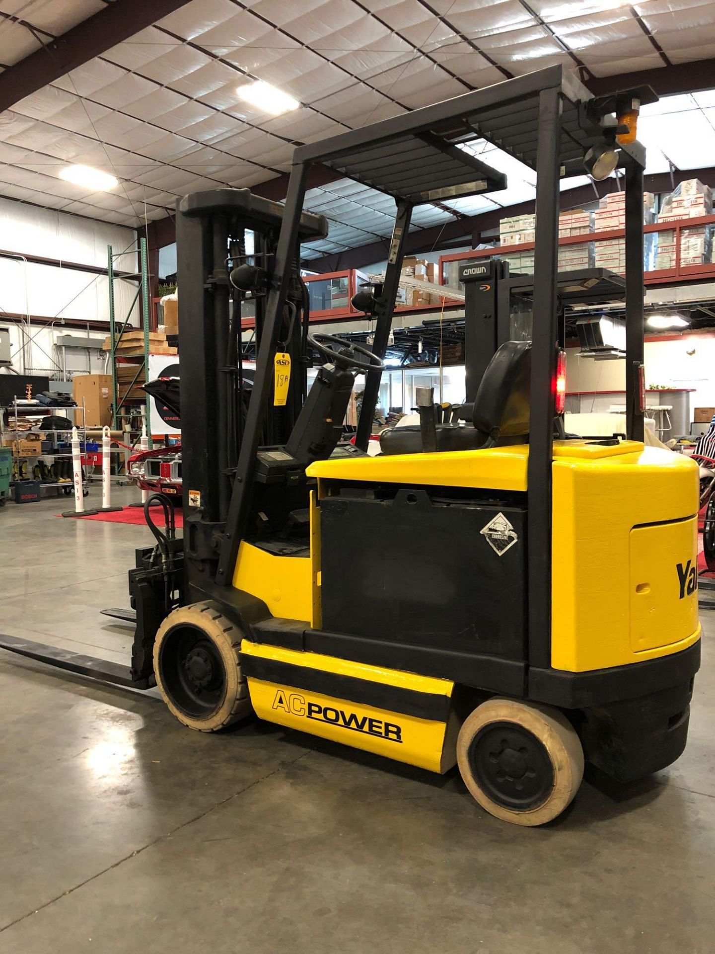 YALE ELECTRIC FORKLIFT MODEL ERC060, 6,000 LB CAPACITY - Image 4 of 8