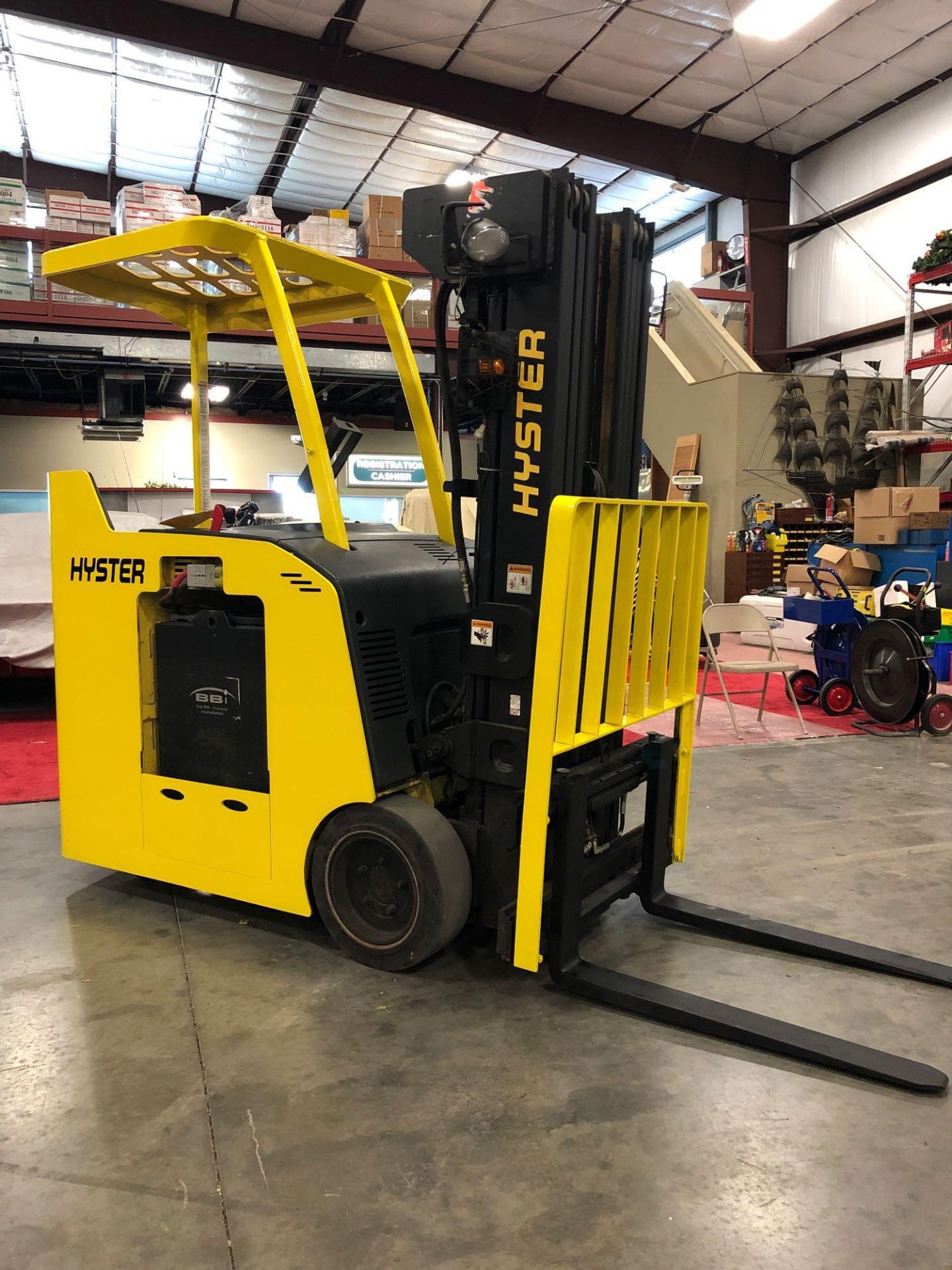 HYSTER E40HSD ELECTRIC FORKLIFT, APPROX. 4,000 LB LIFT CAPACITY, QUAD STAGE MAST