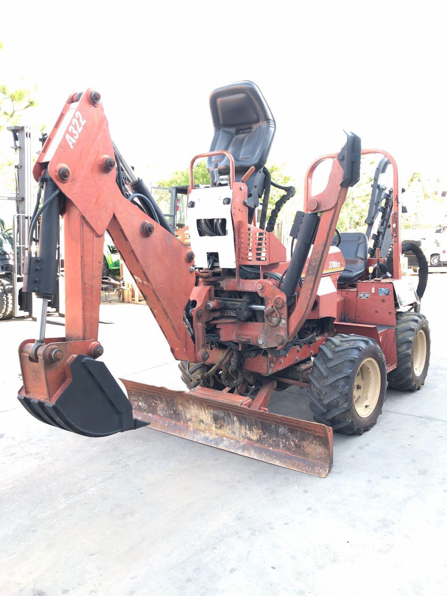 DITCH WITCH 3700 - Image 2 of 8