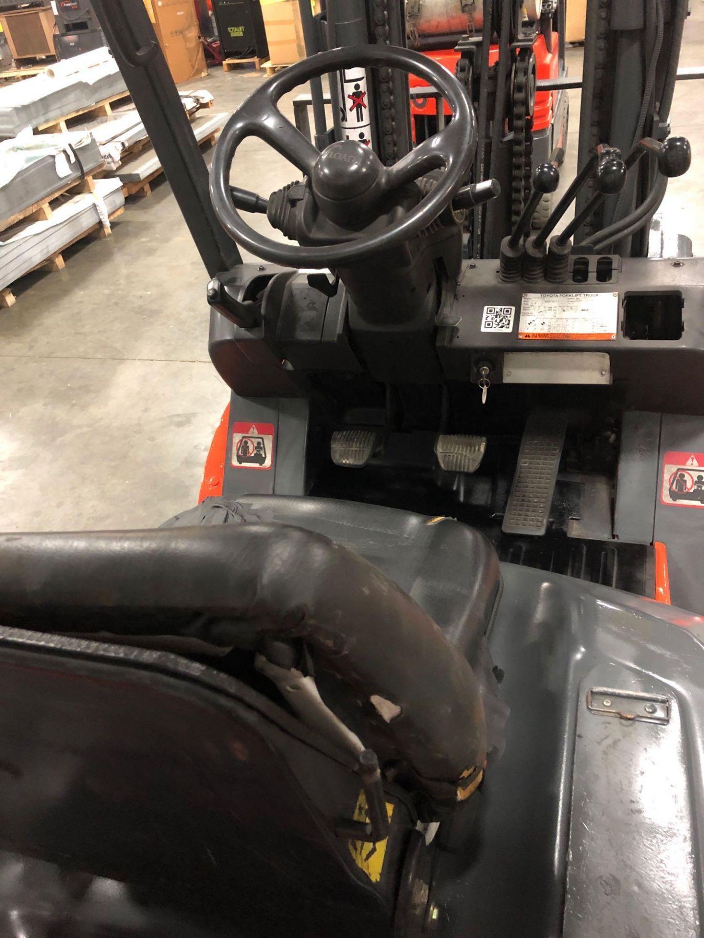 TOYOTA LP FORKLIFT MODEL 7FGU30, APPROX. 7, - Image 7 of 8