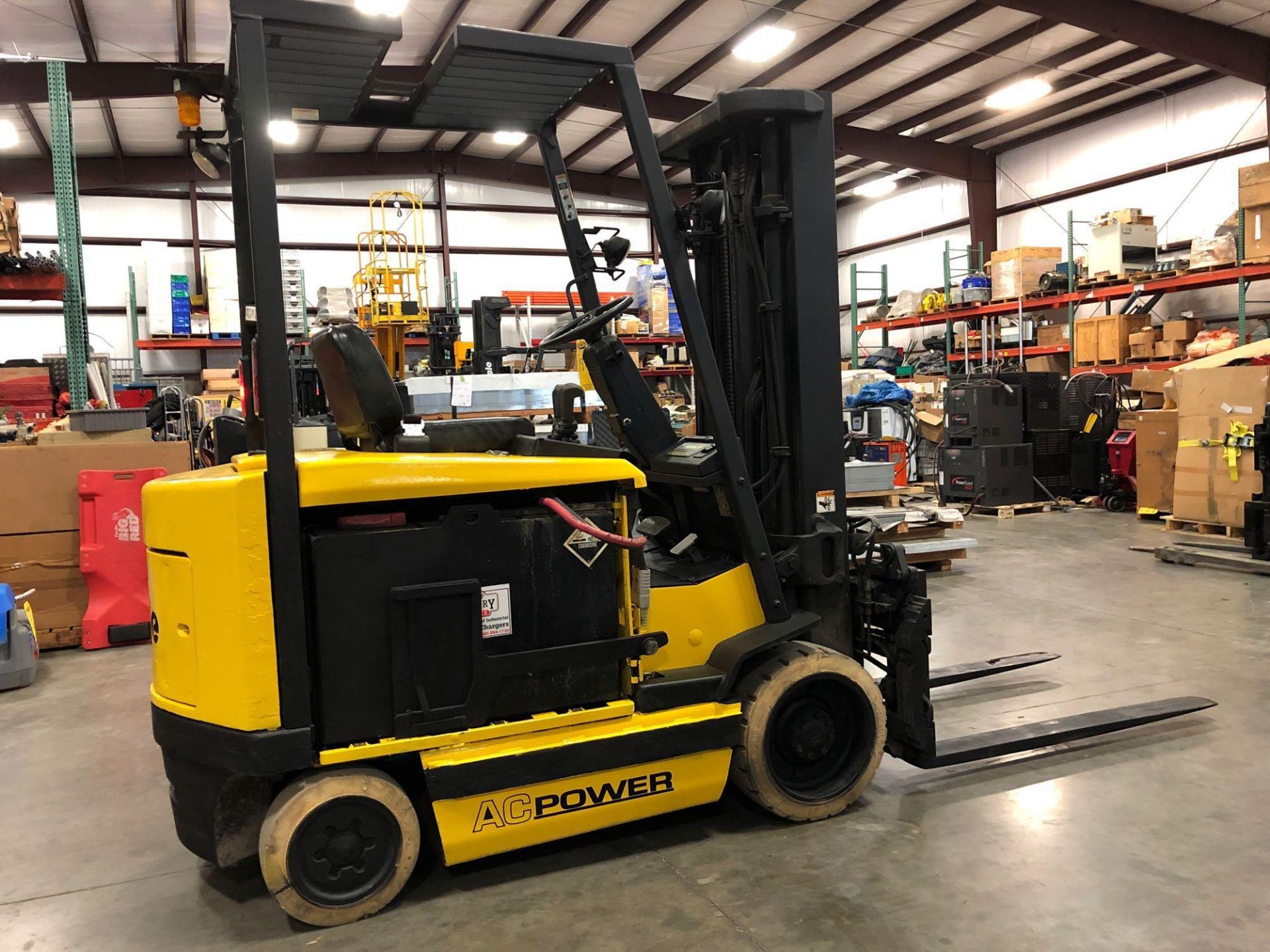 YALE ELECTRIC FORKLIFT MODEL ERC060, 6,000 LB CAPACITY - Image 2 of 8