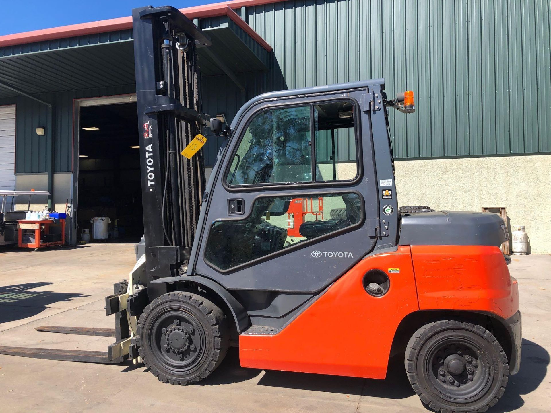 2015 TOYOTA DIESEL FORKLIFT, 8,000 LB CAPACITY - Image 3 of 10