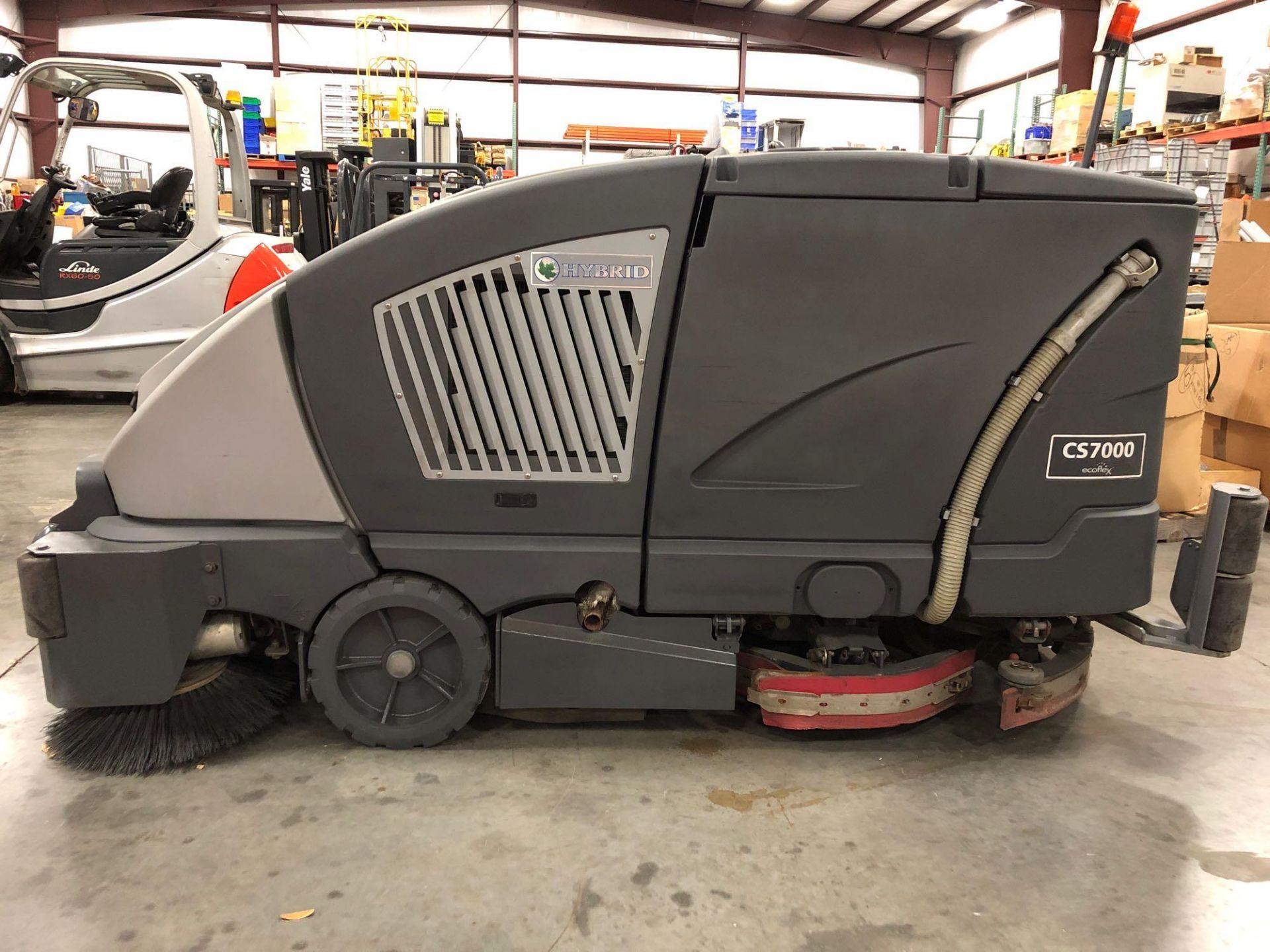 2013 NILFISK ADVANCE HYBRID FLOOR CLEANING MACHINE MODEL CS7000 48LP, ELECTRIC/LP POWERED - Image 4 of 10