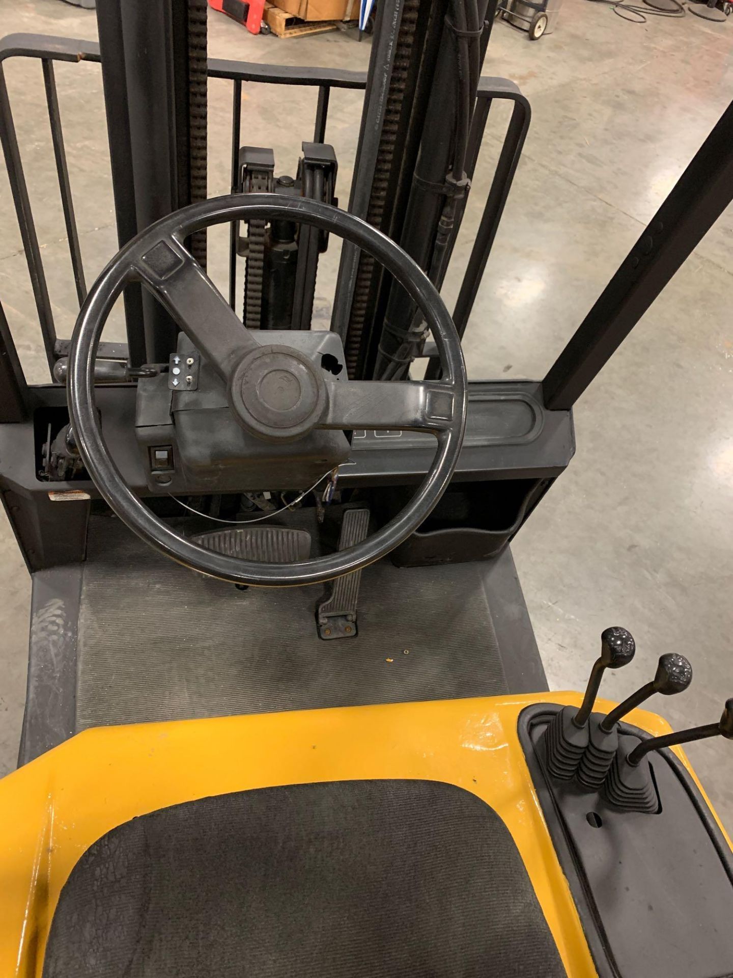 YALE LP FORKLIFT MODEL GLC040, 4,000 LB CAPACITY - Image 7 of 8