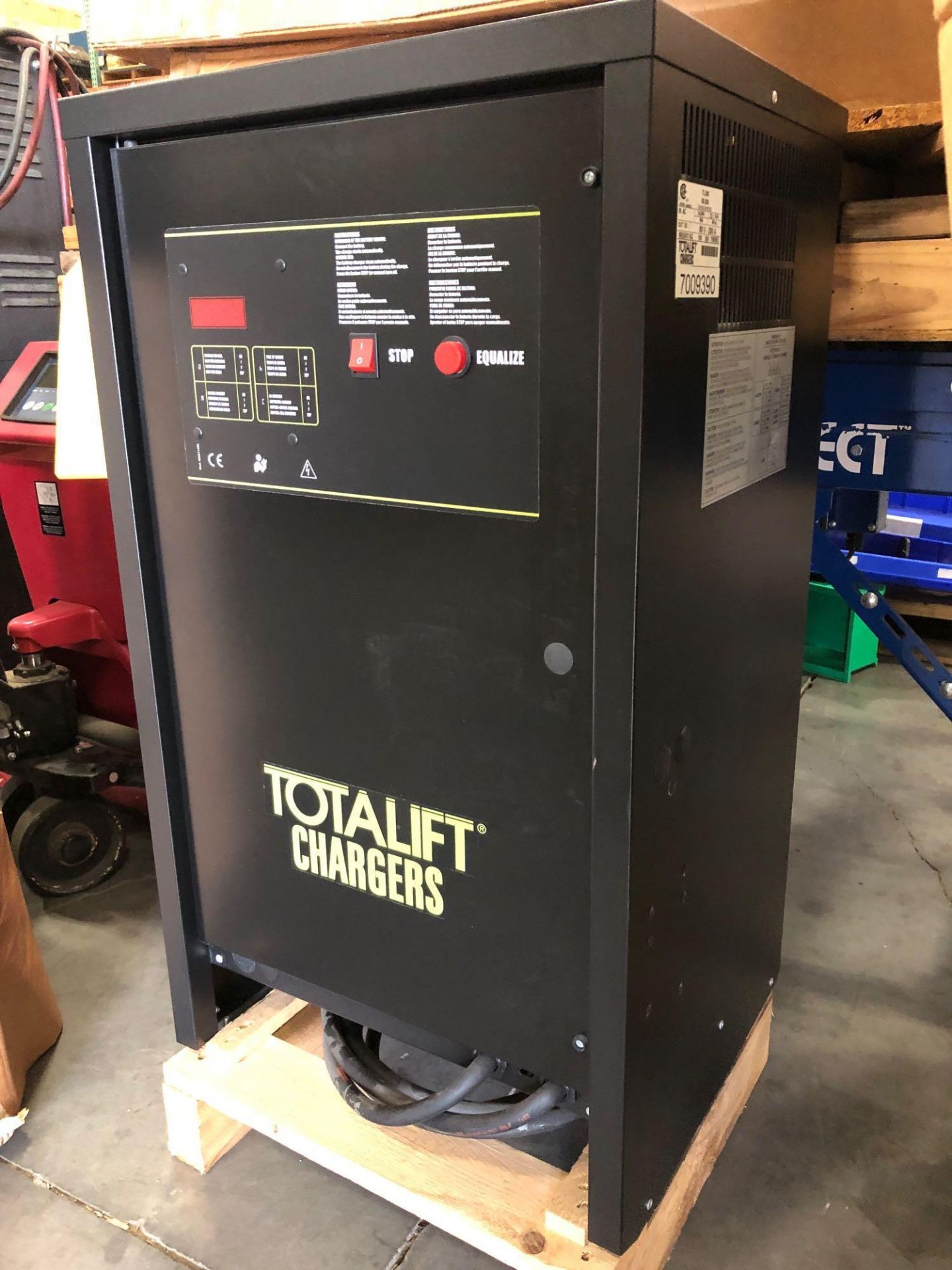 NEW TOTALIFT 80V BATTERY CHARGER - Image 2 of 3
