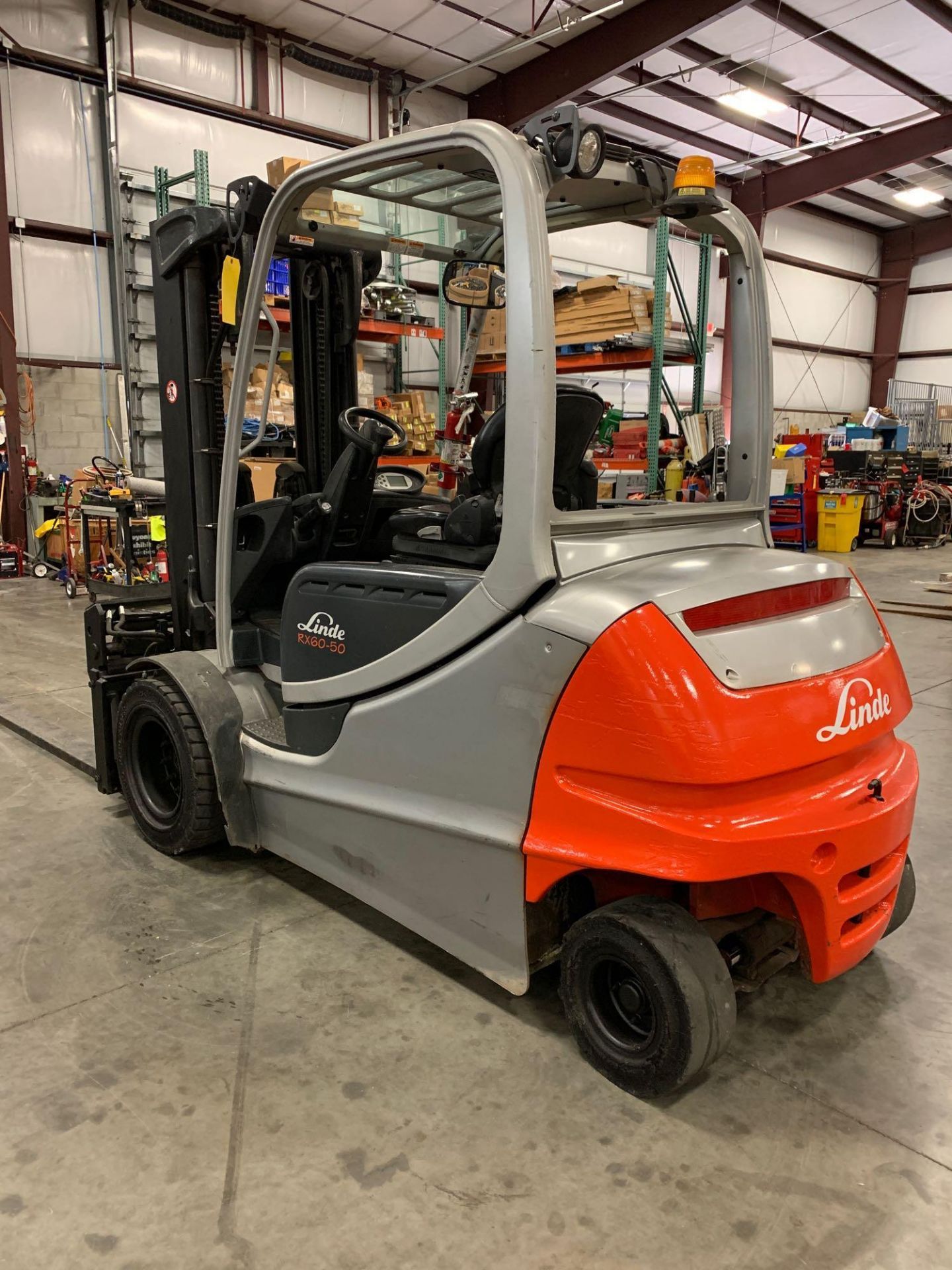 LINDE ELECTRIC FORKLIFT MODEL R60-40, 8,000 LB CAPACITY - Image 2 of 8