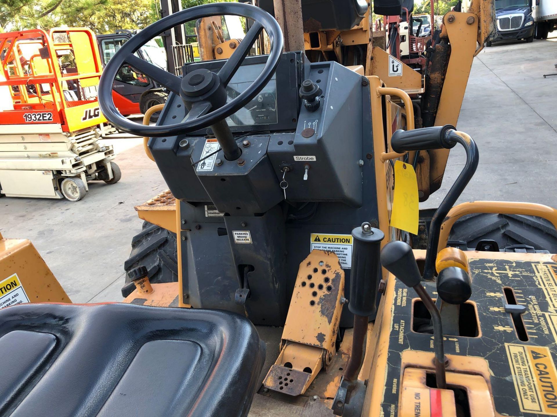 CASE 660 TRENCHER/VIBRATORY CABLE PLOW COMBO, BACKHOE ATTACHMENT, 6-WAY BLADE, DIESEL ENGINE - Image 10 of 10