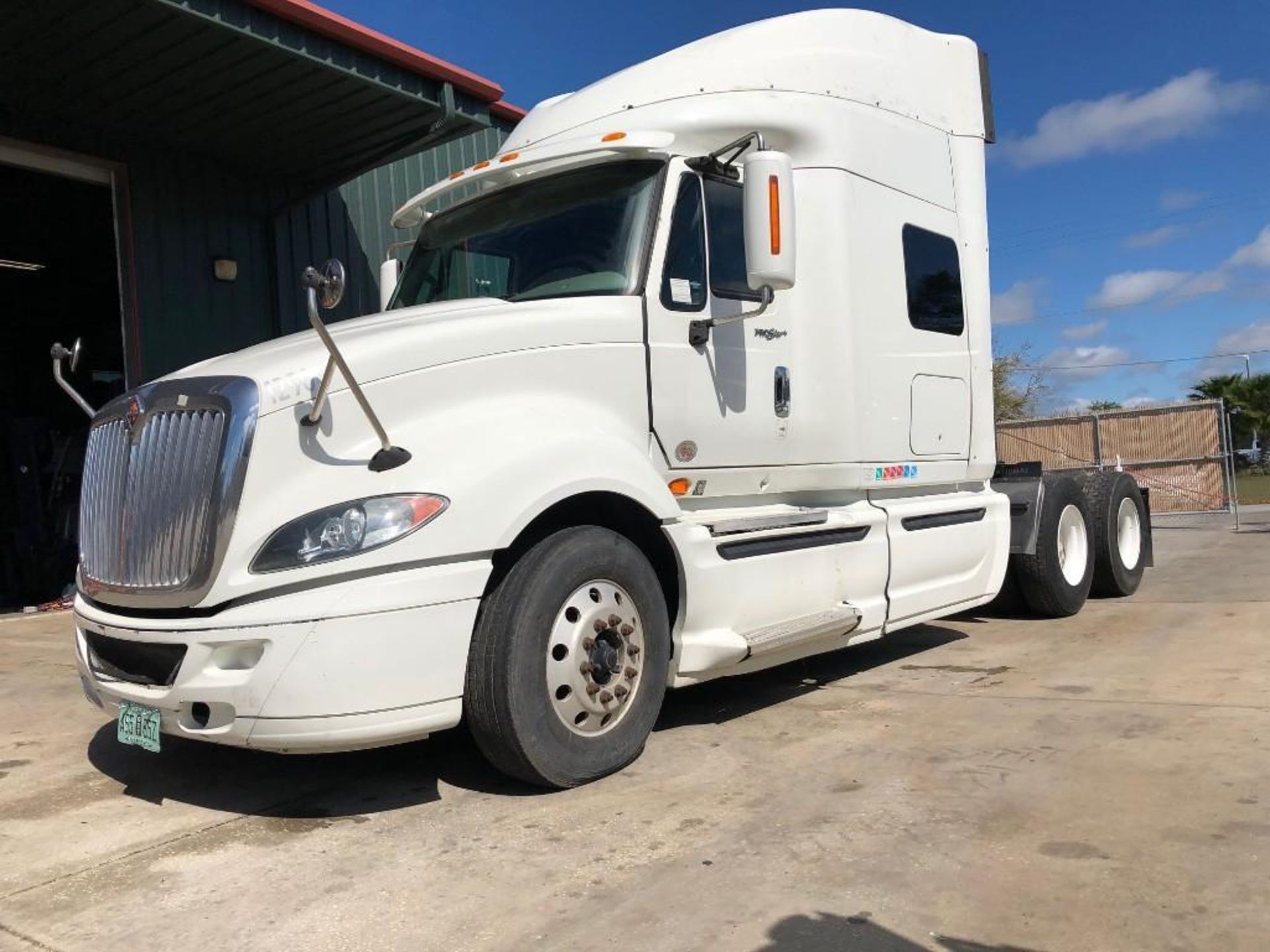 2012 INTERNATIONAL PRO STAR PLUS SEMI TRUCK W/ SLEEPER CAB