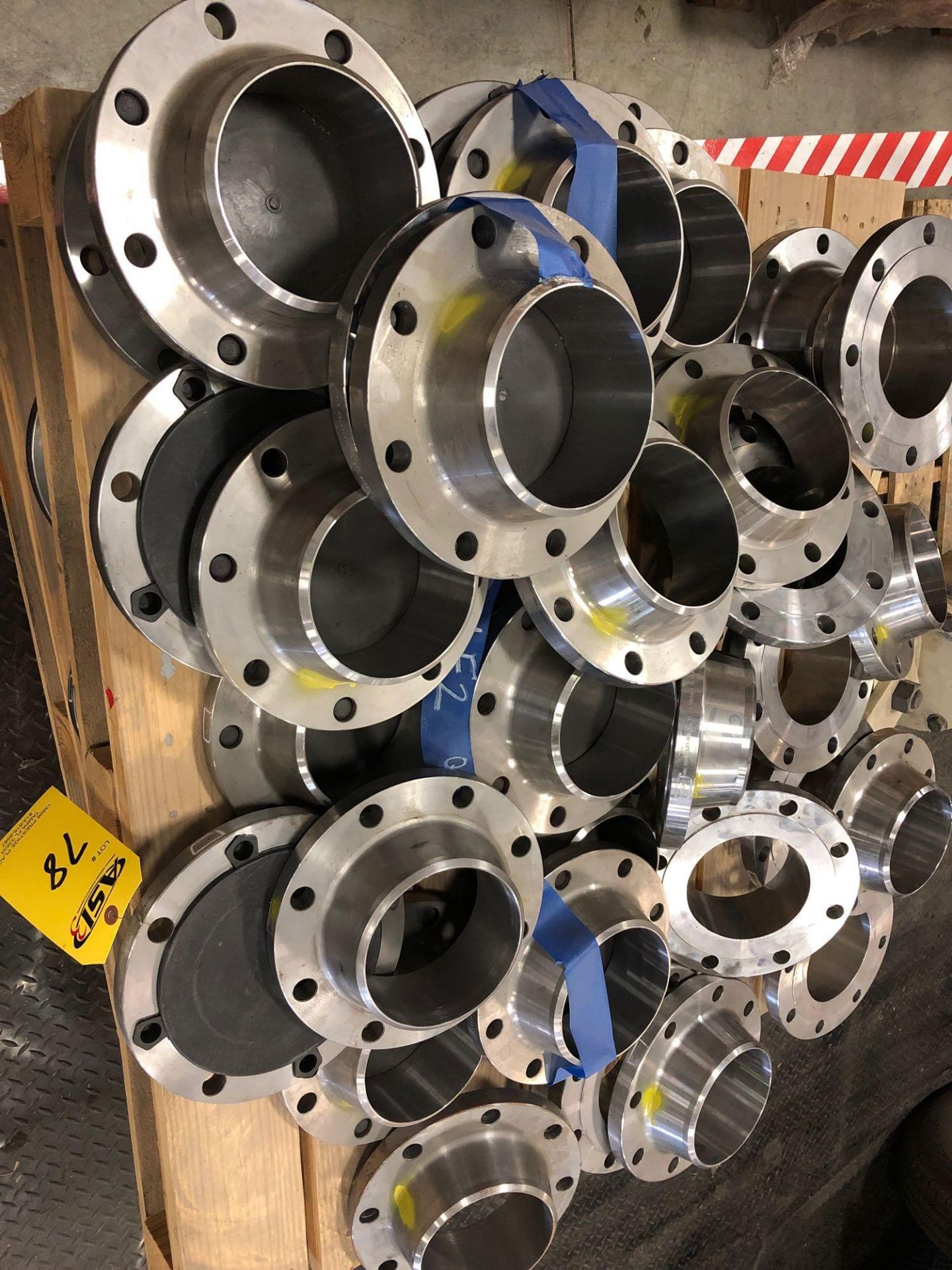 ASSORTED PIPE FLANGES
