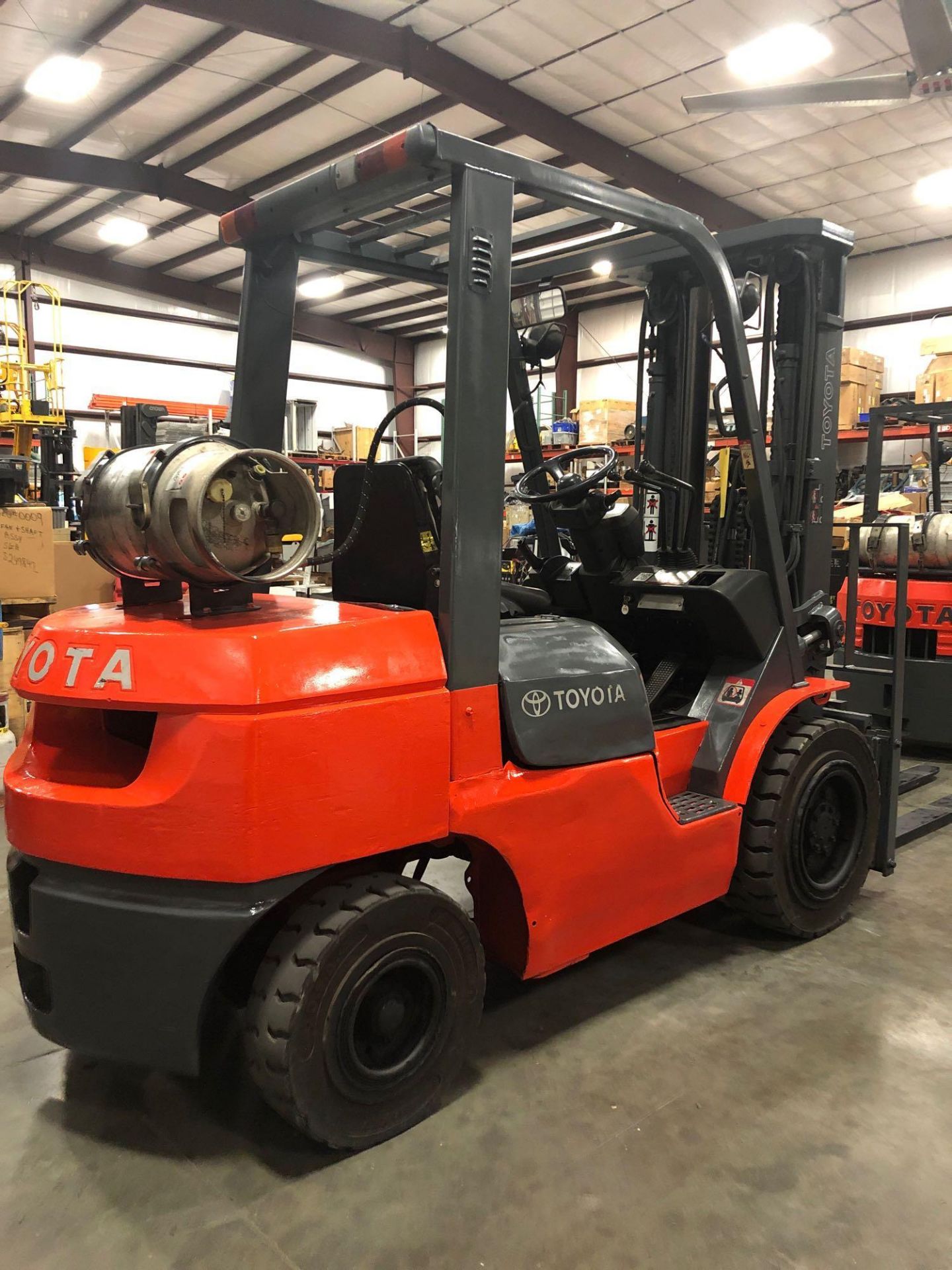 TOYOTA LP FORKLIFT MODEL 7FGU30, APPROX. 7, - Image 6 of 8