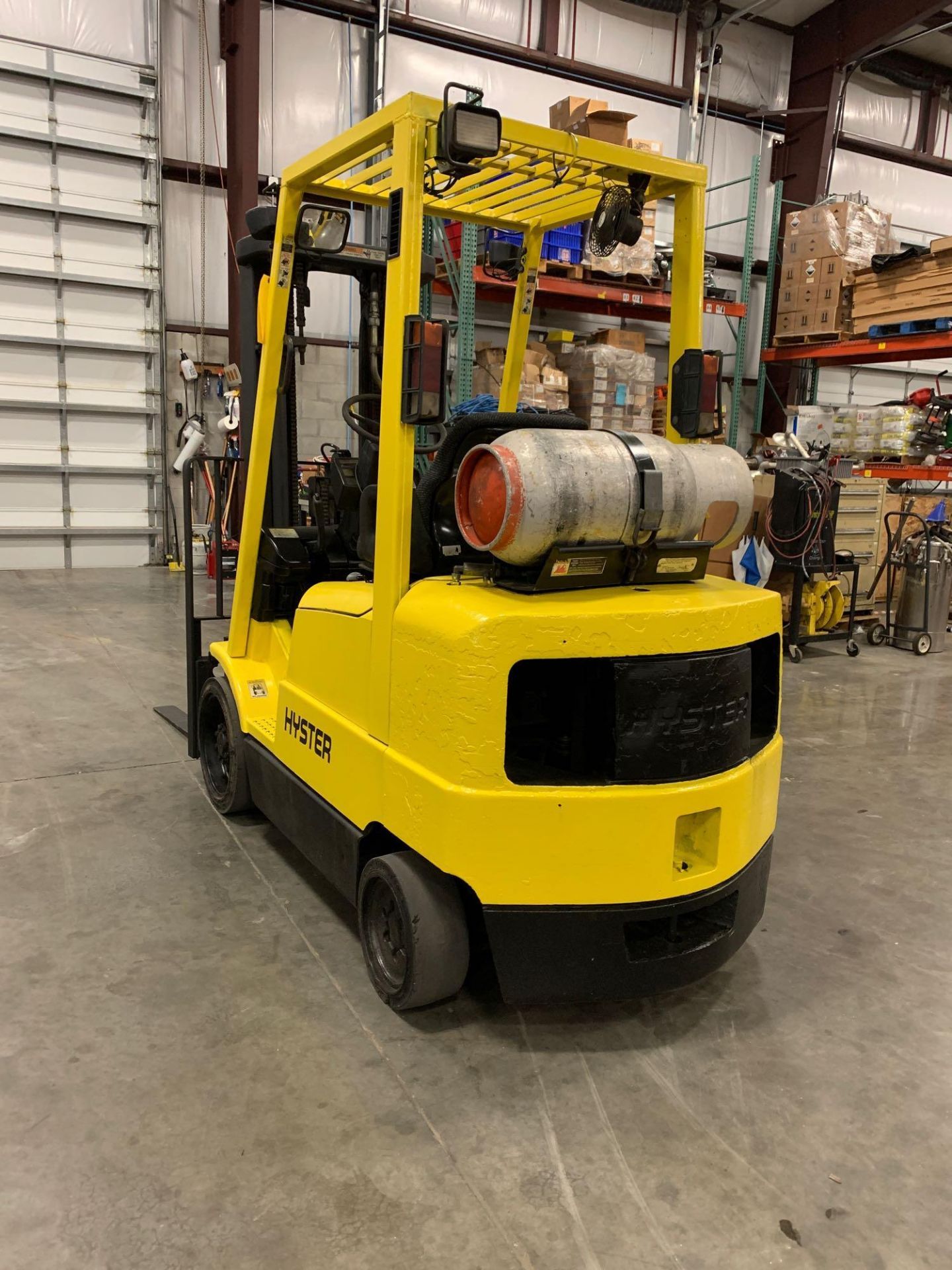 HYSTER LP FORKLIFT MODEL S50XM, 5,000 LB CAPACITY - Image 4 of 8