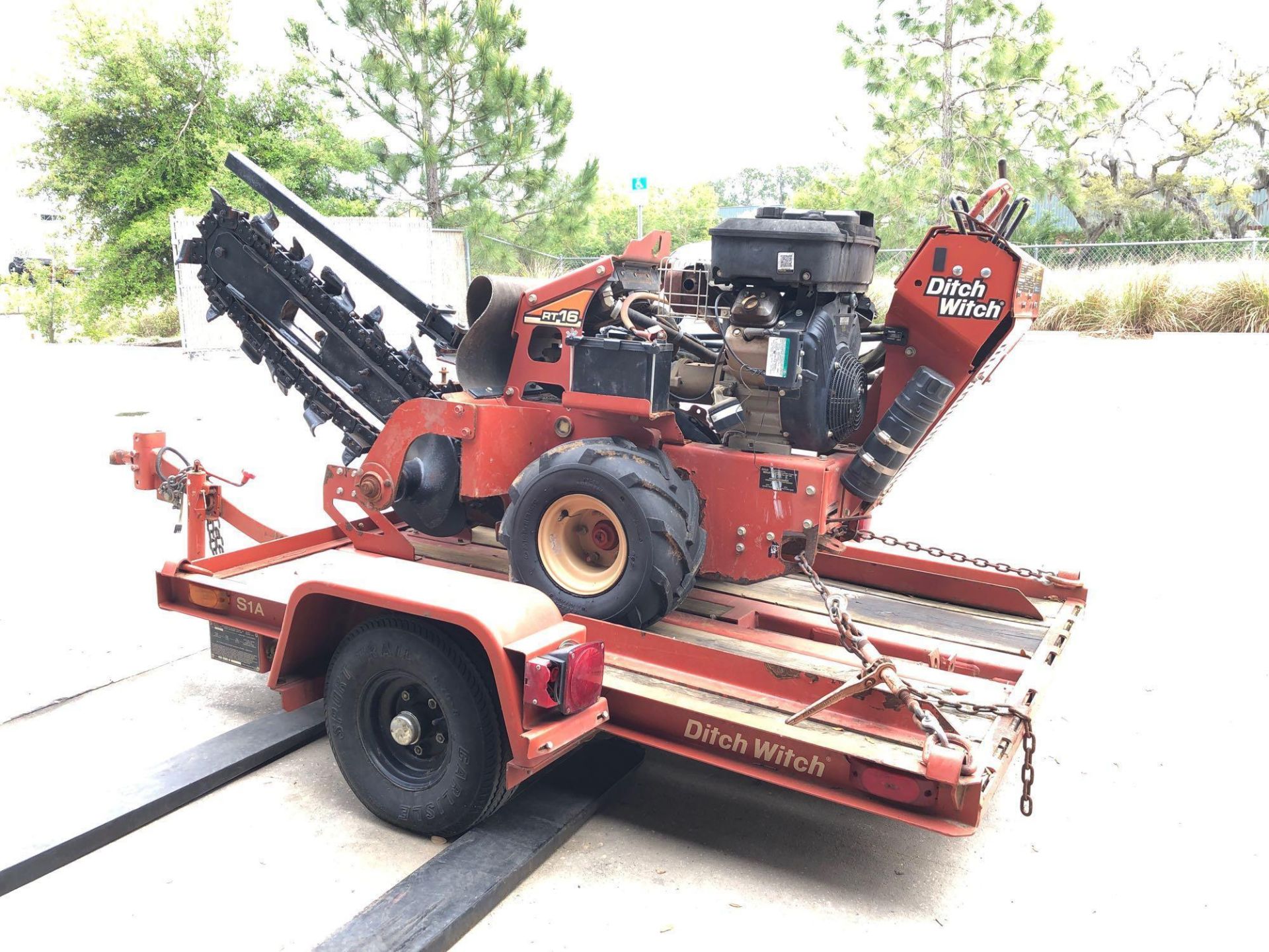 2012 DITCH WITCH TRENCHER AND TRAILER COMBO, TRENCHER MODEL RT16 - Image 2 of 3