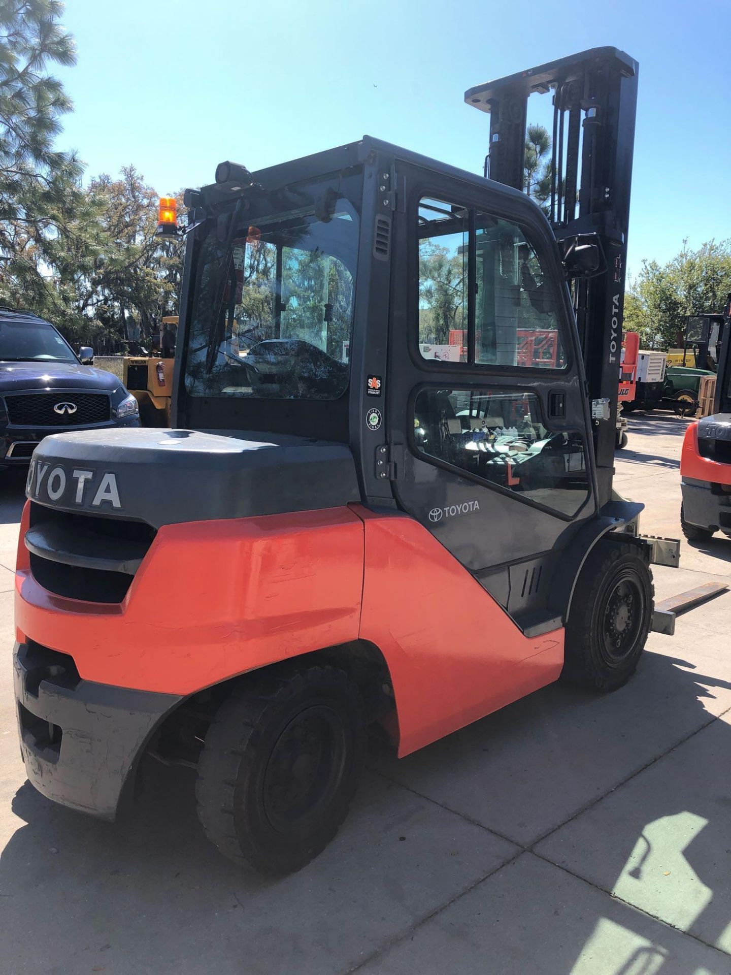 2015 TOYOTA DIESEL FORKLIFT, 8,000 LB CAPACITY - Image 5 of 10