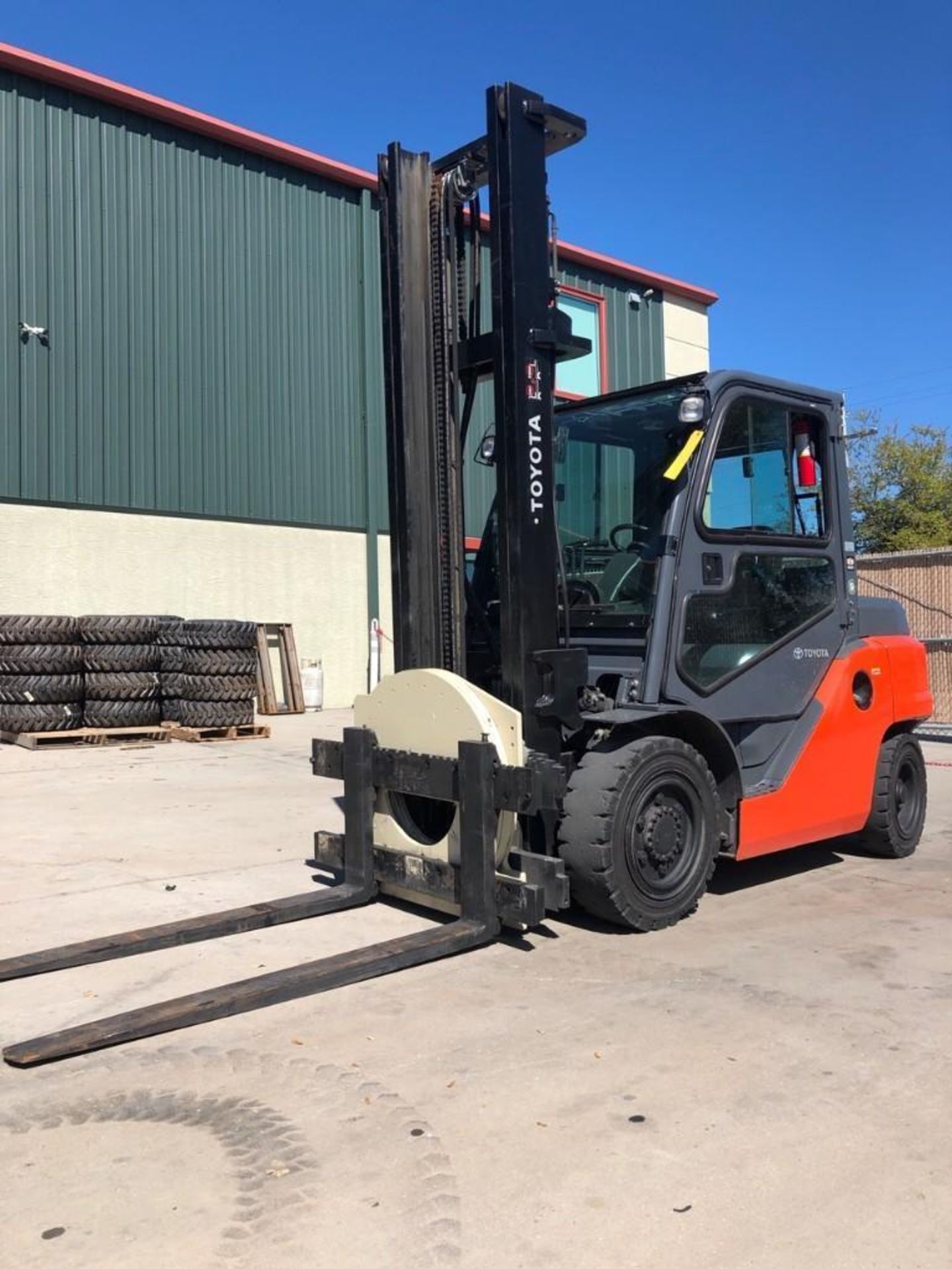 2015 TOYOTA DIESEL FORKLIFT, 8,000 LB CAPACITY