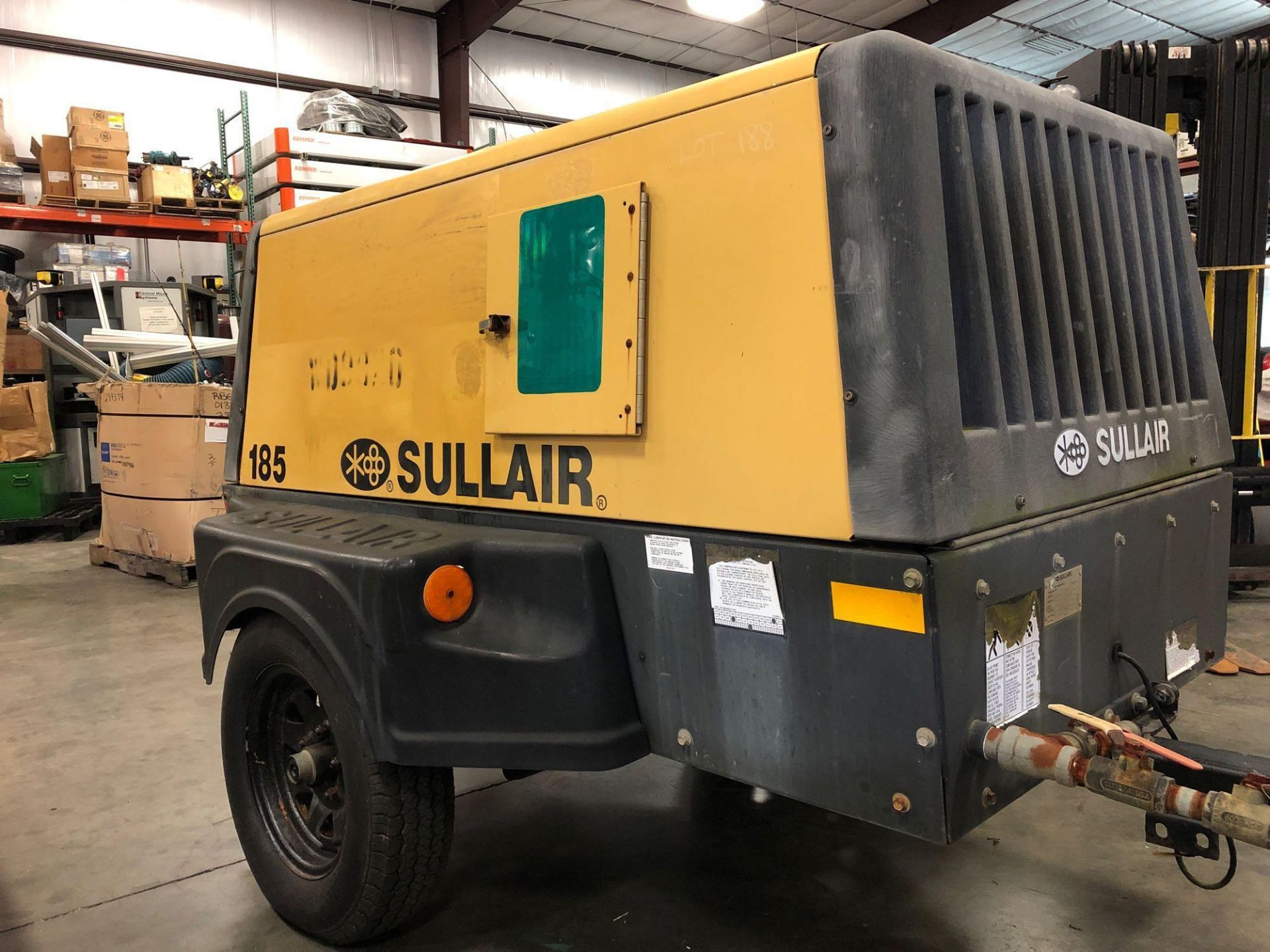 SULLAIR 185 TRAILER MOUNTED AIR COMORESSOR - Image 2 of 7