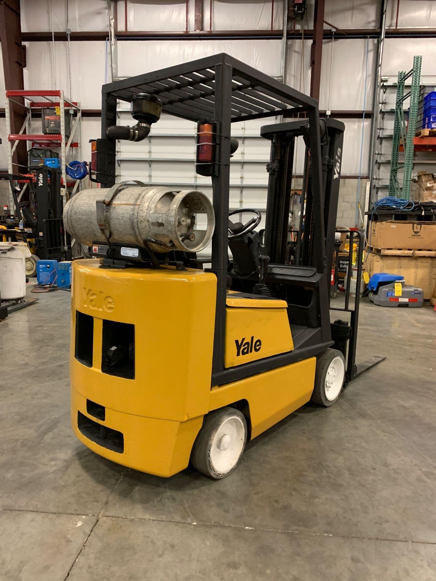 YALE LP FORKLIFT MODEL GLC040, 4,000 LB CAPACITY - Image 3 of 8