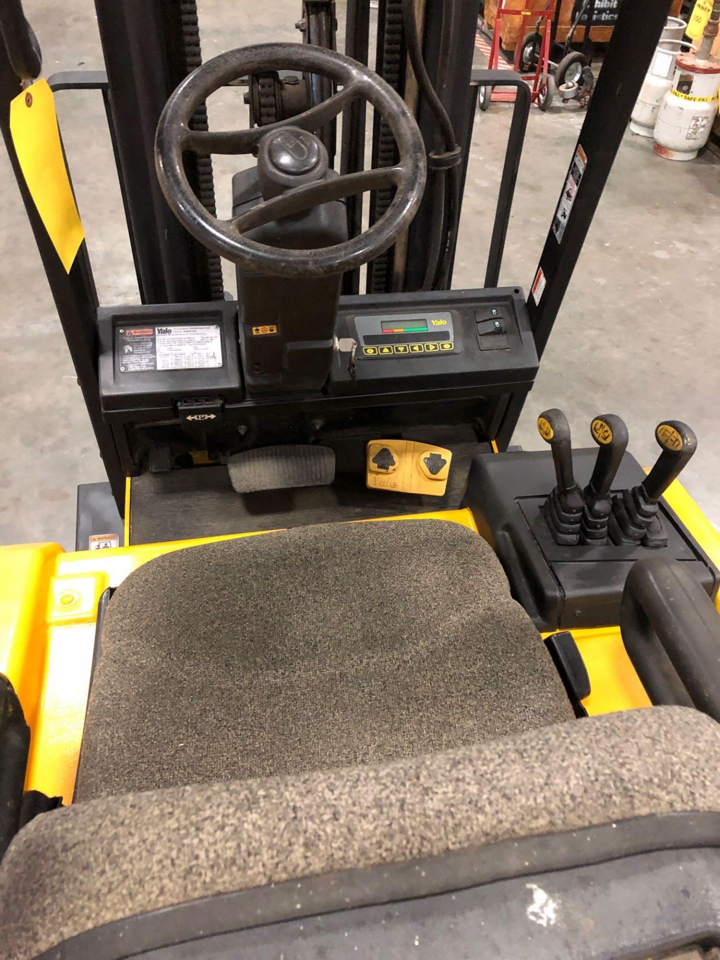 YALE ELECTRIC FORKLIFT 5,000 LB CAPACITY - Image 6 of 6