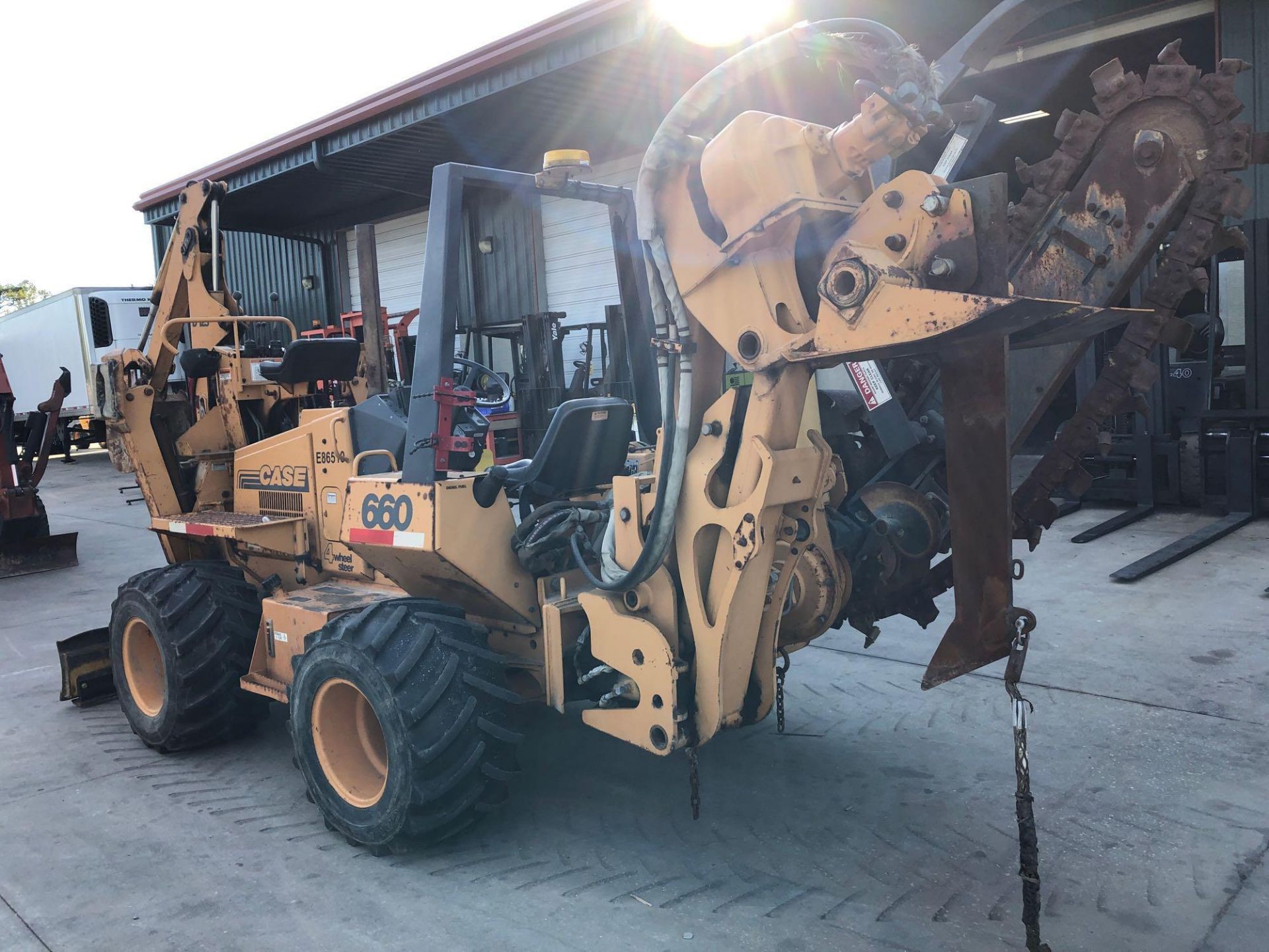 CASE 660 TRENCHER/VIBRATORY CABLE PLOW COMBO, BACKHOE ATTACHMENT, 6-WAY BLADE, DIESEL ENGINE - Image 4 of 10