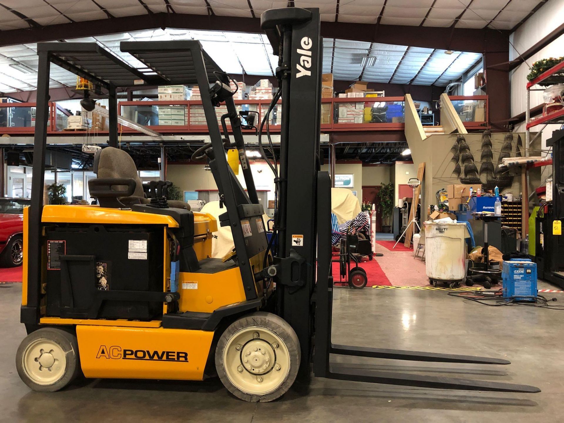 YALE ELECTRIC FORKLIFT 5,000 LB CAPACITY