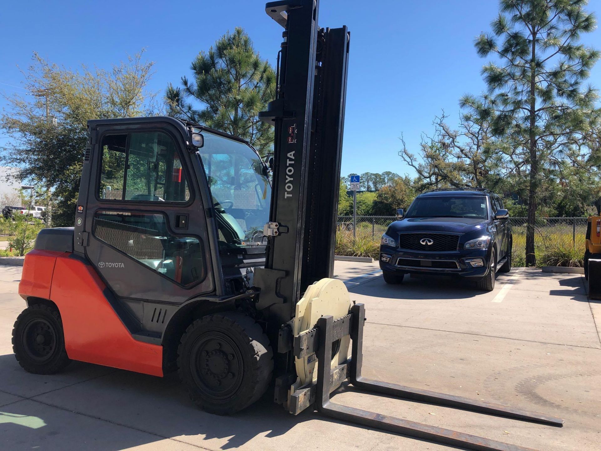 2015 TOYOTA DIESEL FORKLIFT, 8,000 LB CAPACITY - Image 6 of 10