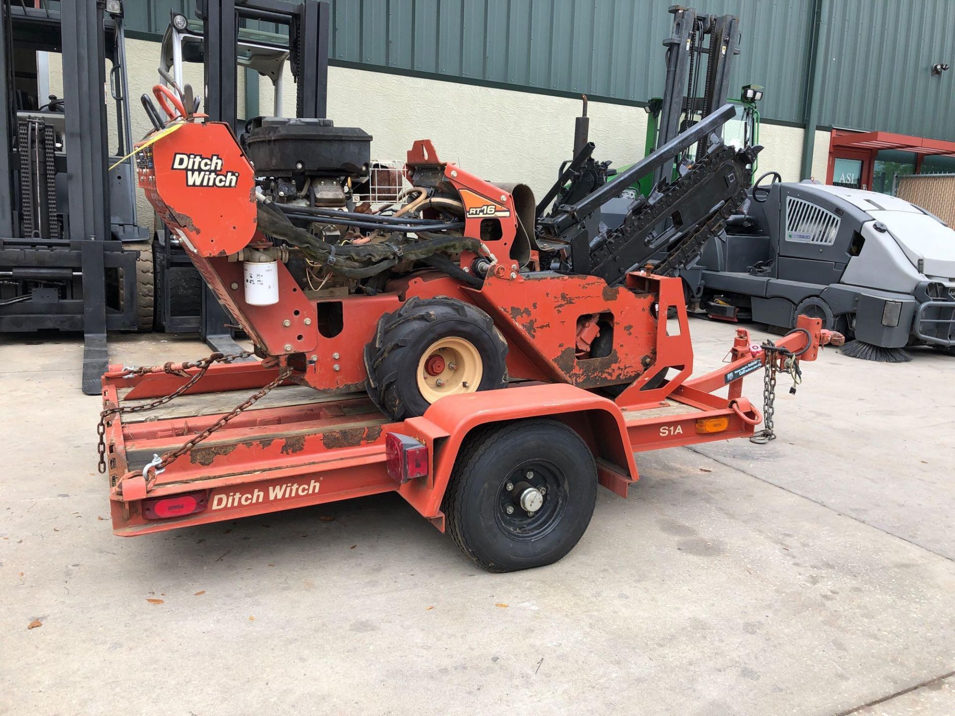 2012 DITCH WITCH TRENCHER AND TRAILER COMBO, TRENCHER MODEL RT16