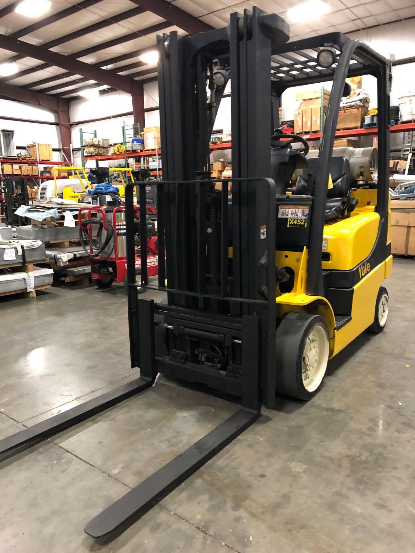 2013 YALE LP FORKLIFT MODEL GLC050, 5,000 LB CAPCITY, 189" HEIGHT CAPACITY, TILT, SIDE SHIFT - Image 3 of 8