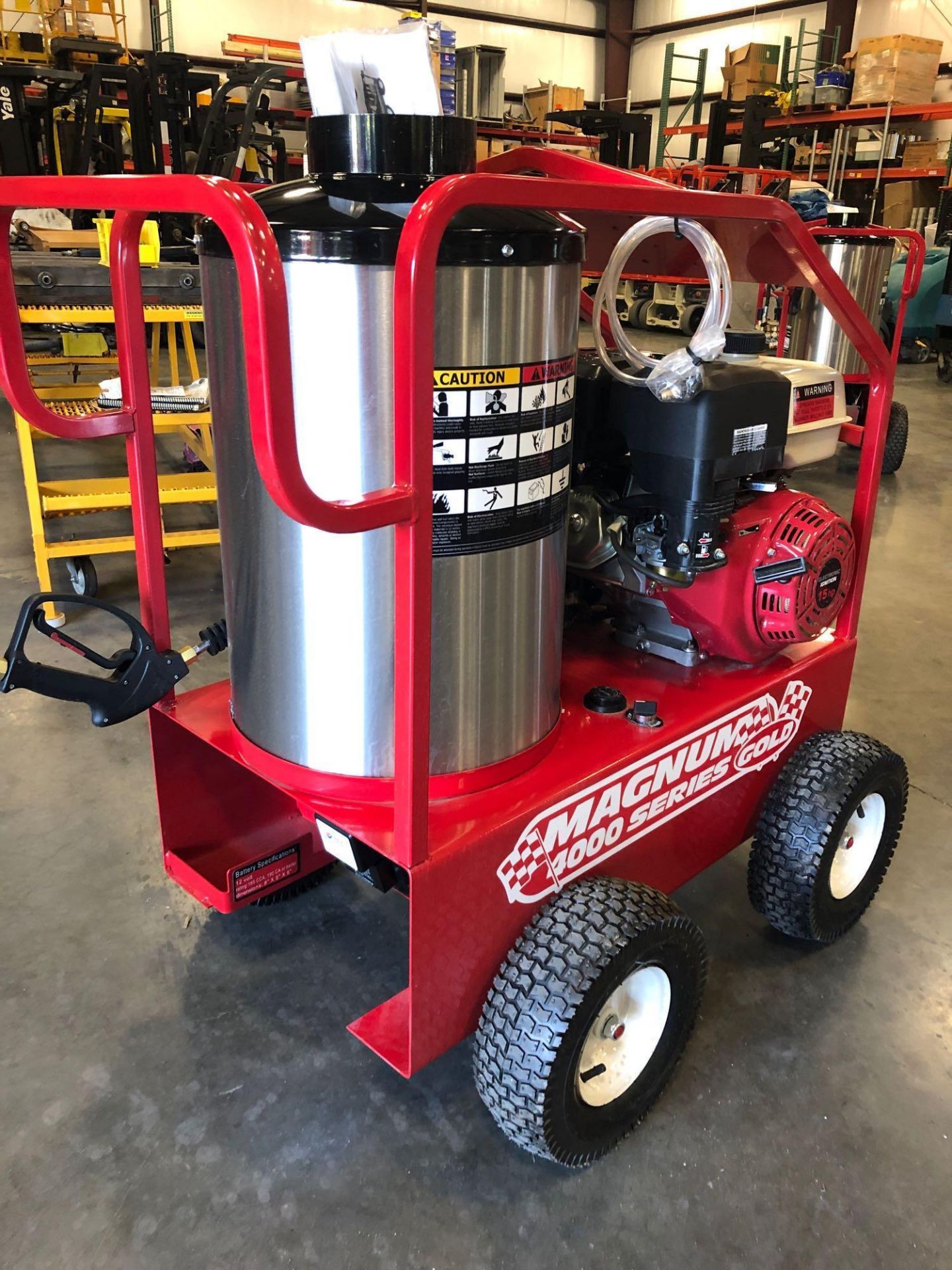 NEW 2019 EASY KLEEN MAGNUM GOLD 4,000 PSI HEATED PRESSURE WASHER, 12V, GAS POWERED, ELECTRIC START - Image 3 of 5