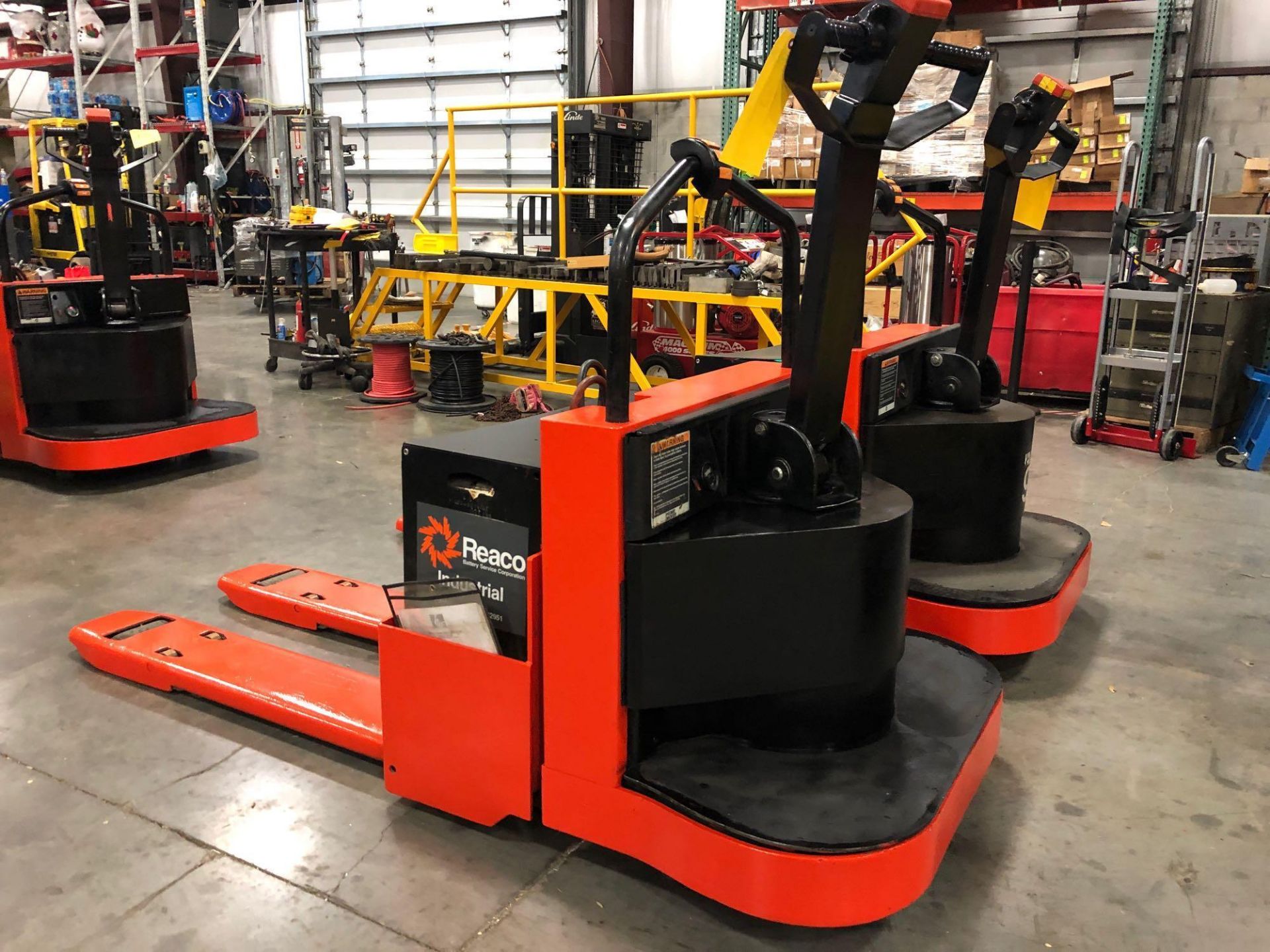 PRIME MOVER WALK-BEHIND ELECTRIC PALLET JACK MODEL 865, 6,500 LB CAPACITY, 24V - Image 2 of 3