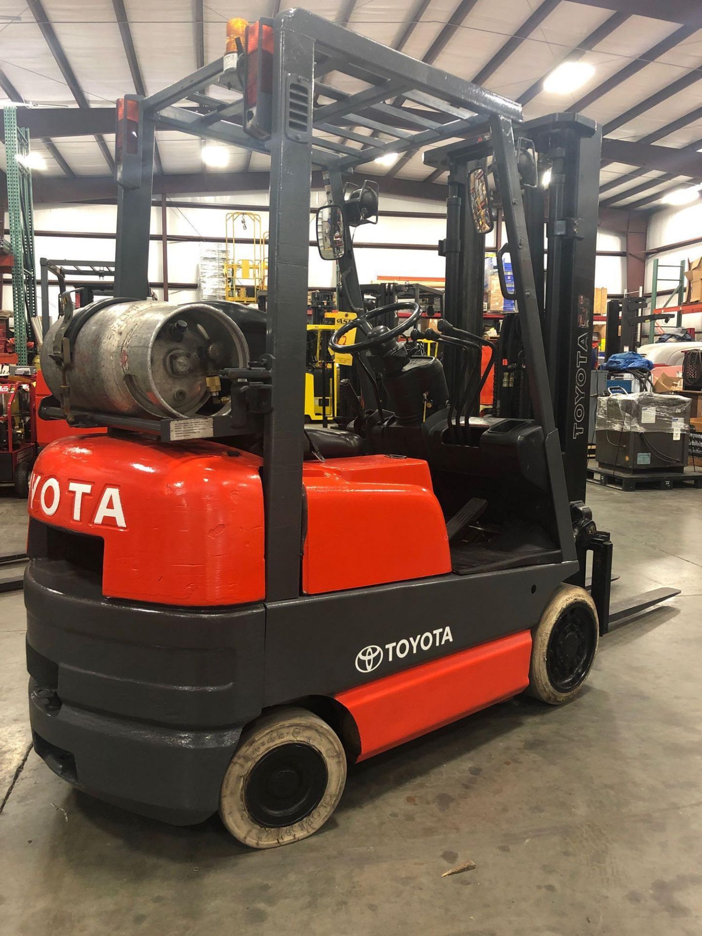 TOYOTA LP FORKLIFT MODEL 42-6FGCU15, 3,000 LB CAPACITY - Image 3 of 6