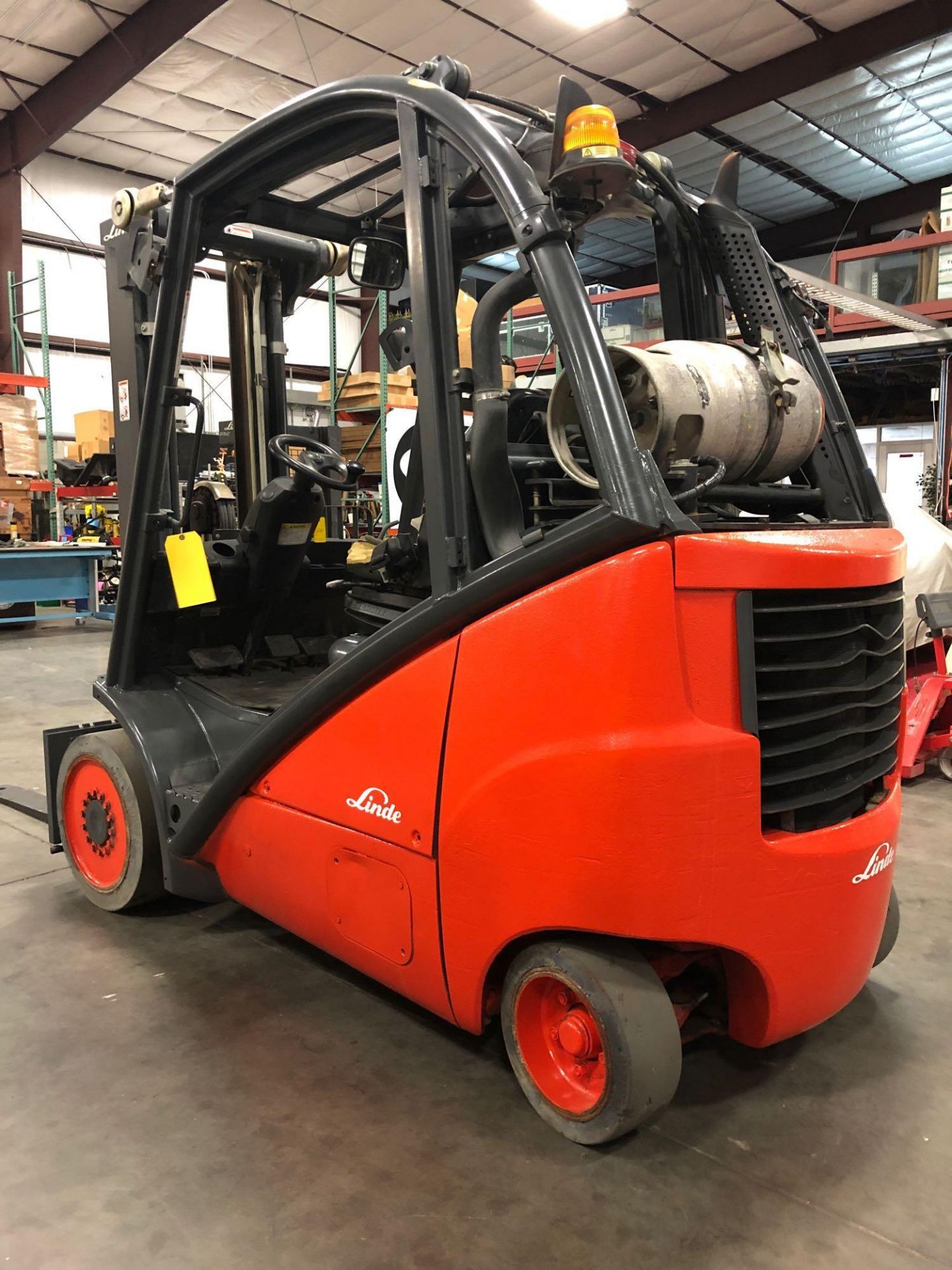 LINDE LP FORKLIFT MODEL H25CT - Image 2 of 7