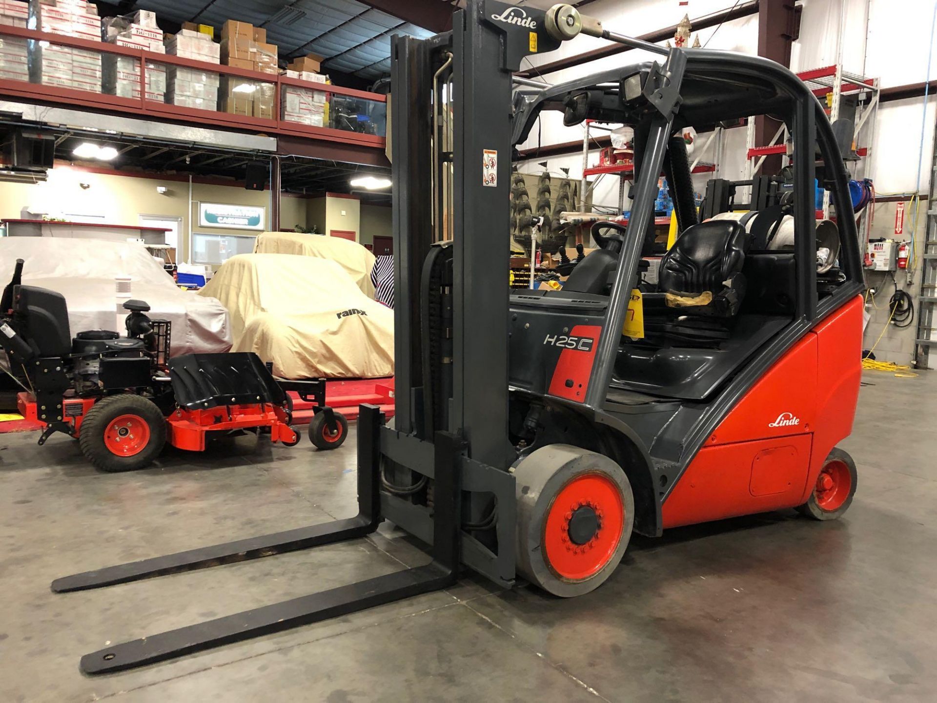 LINDE LP FORKLIFT MODEL H25CT