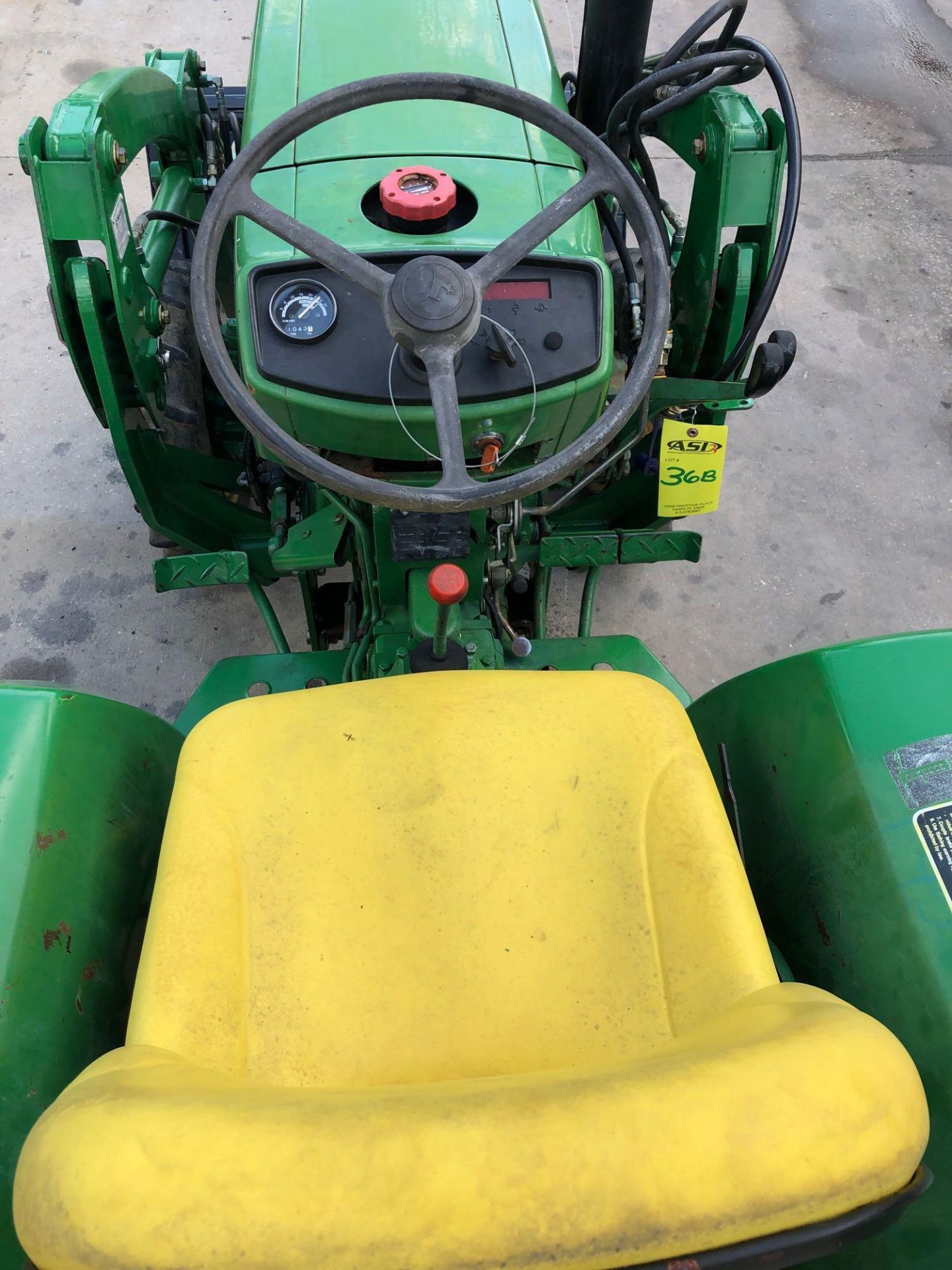 JOHN DEERE 750 TRACTOR WITH BUCKET ATTACHMENT, 1,042 HOURS SHOWING - Image 6 of 8