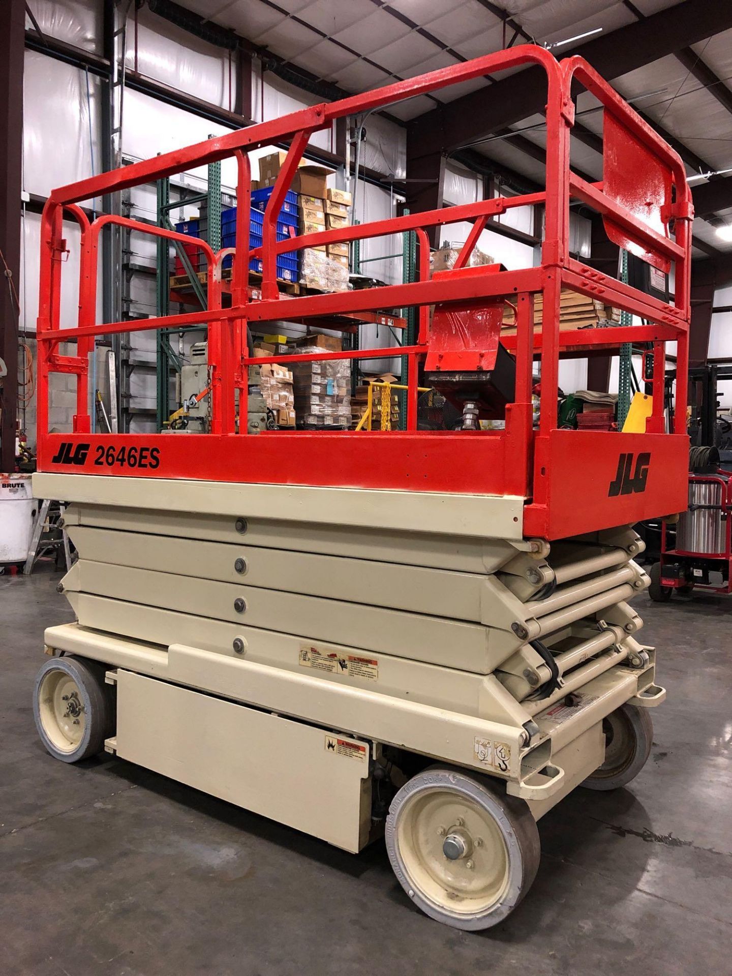 JLG 2646E ELECTRIC SCISSOR LIFT, 26' PLATFORM HEIGHT, SLIDE OUT PLATFORM - Image 4 of 4