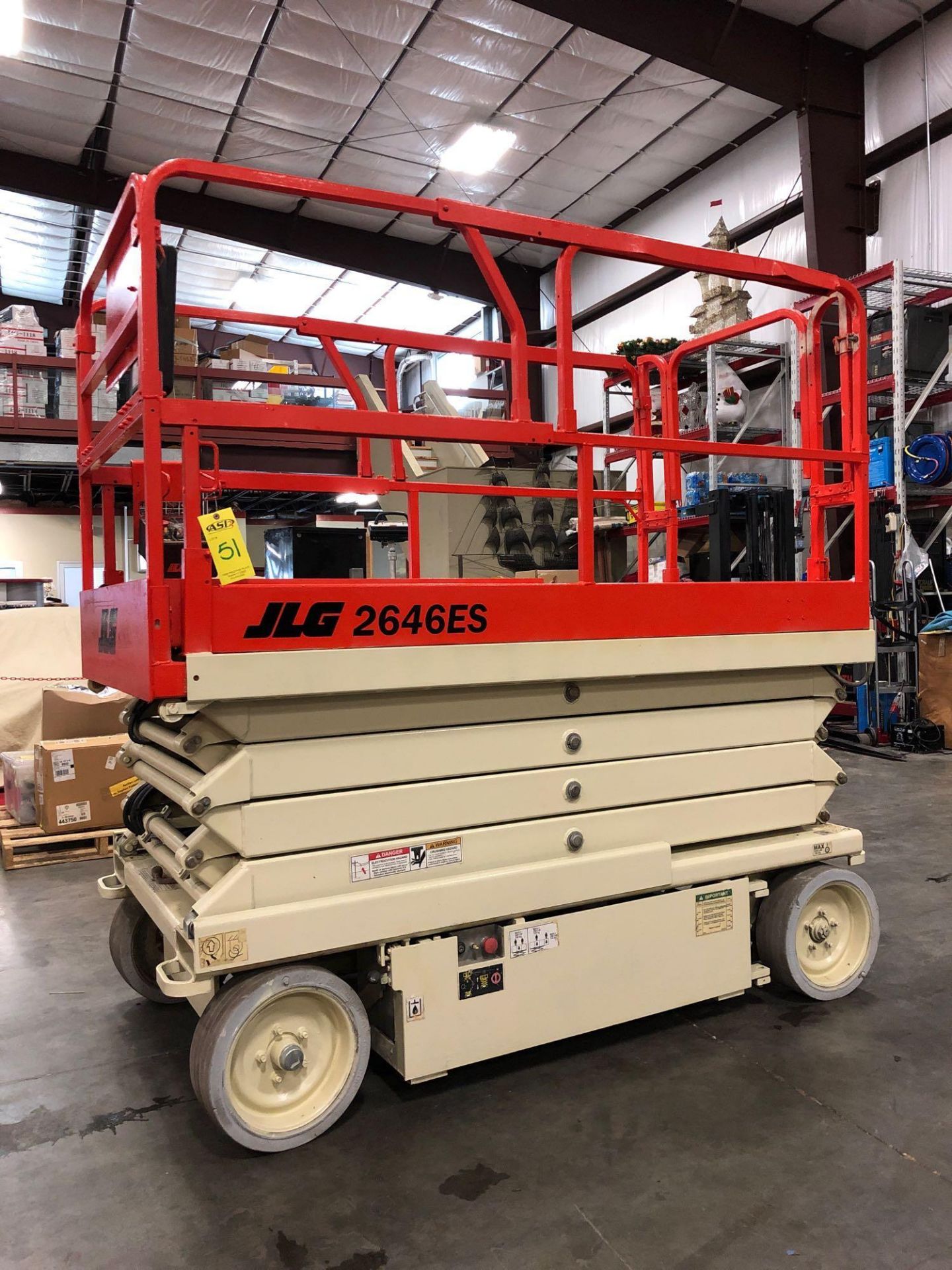 JLG 2646E ELECTRIC SCISSOR LIFT, 26' PLATFORM HEIGHT, SLIDE OUT PLATFORM