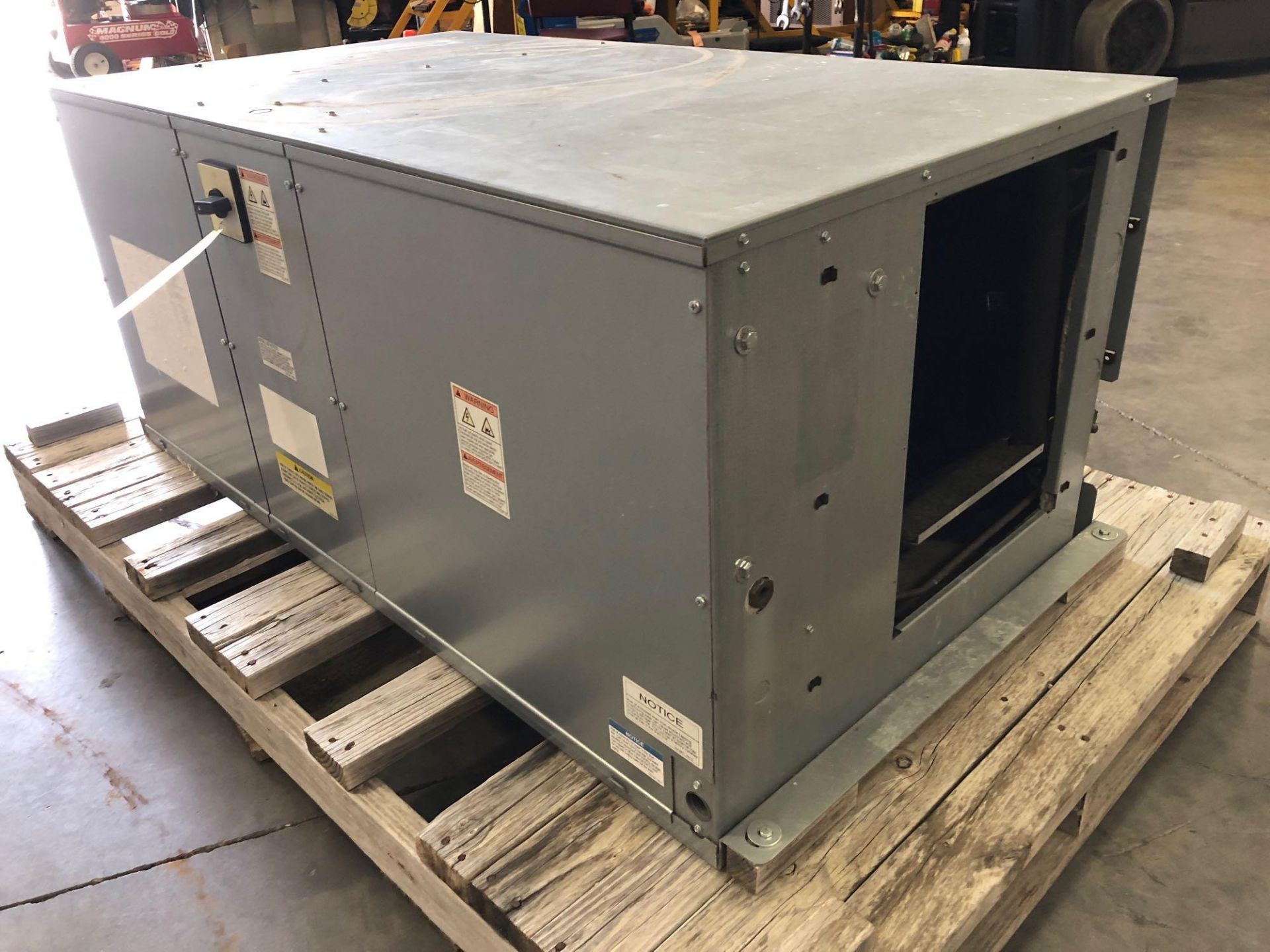 UNUSED 2015 LIEBERT MMD24E7PHEDB A/C UNIT - Image 2 of 5