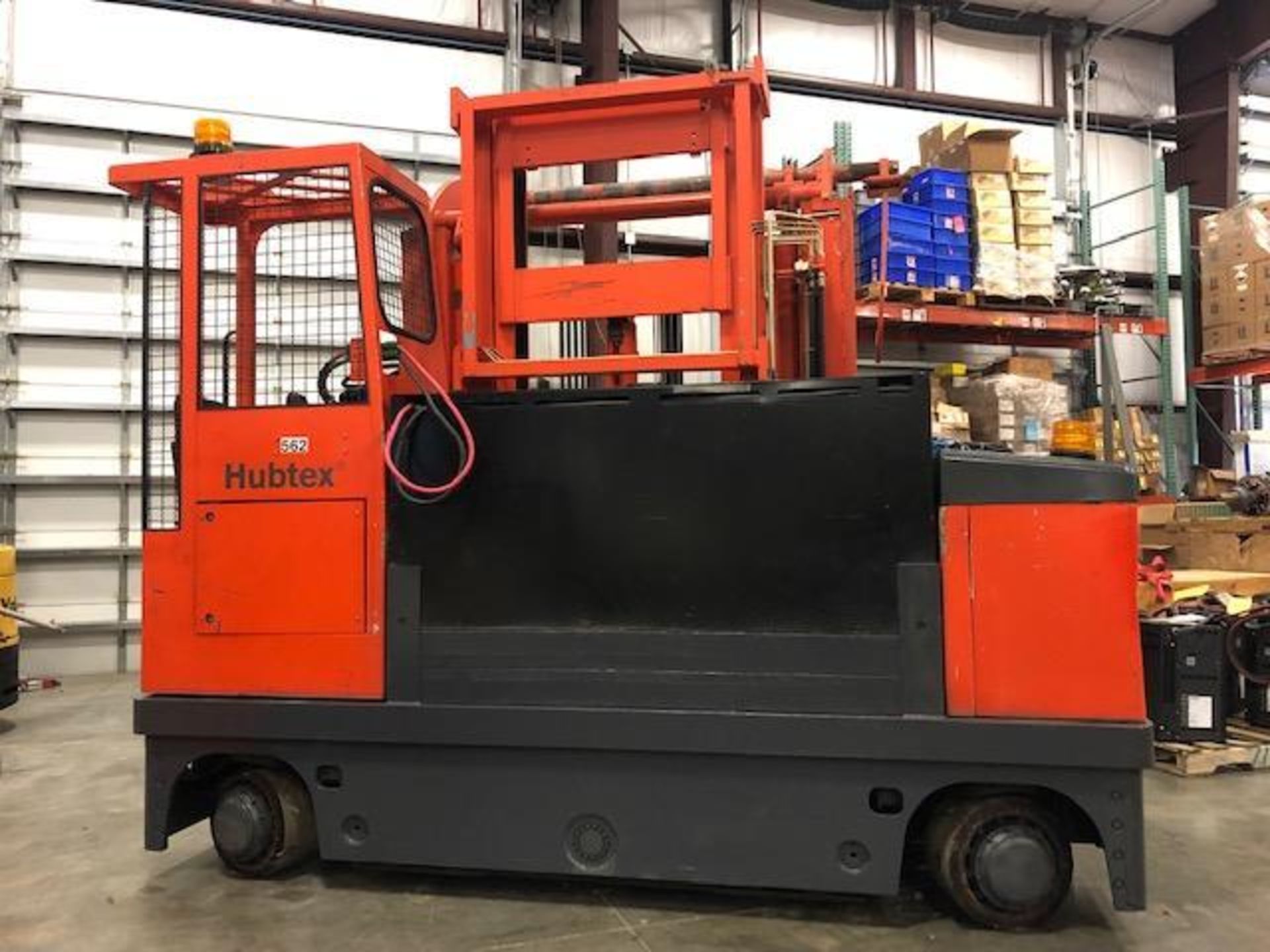 HUBTEX ELECTRIC FORKLIFT W/ROTATING TIRES FOR MULTI-DIRECTIONAL DRIVING - Image 7 of 17