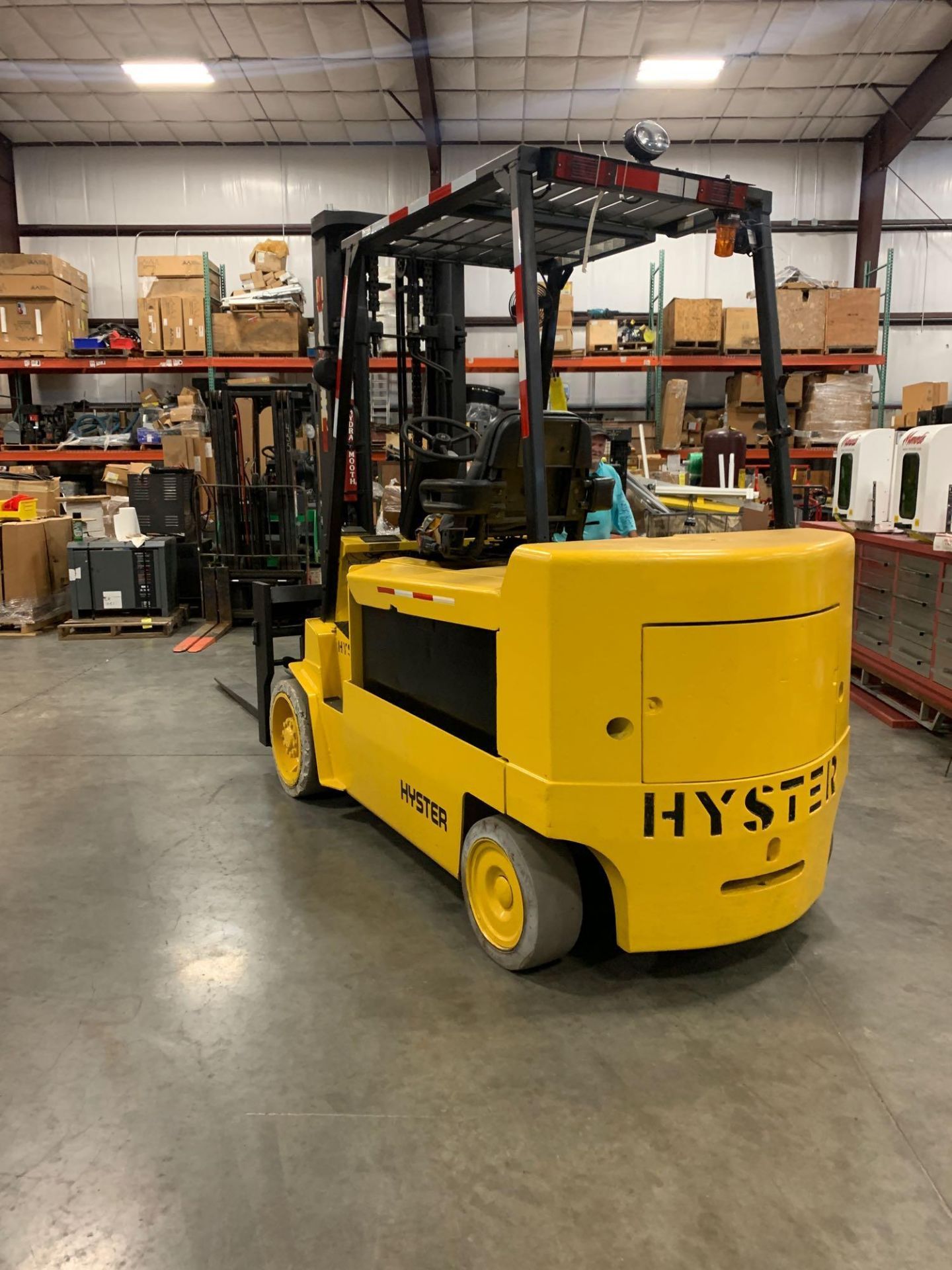 HYSTER E120XL FORKLIFT, 12,000 LB LIFT CAPACITY, ELECTRIC POWERED, - Image 3 of 8