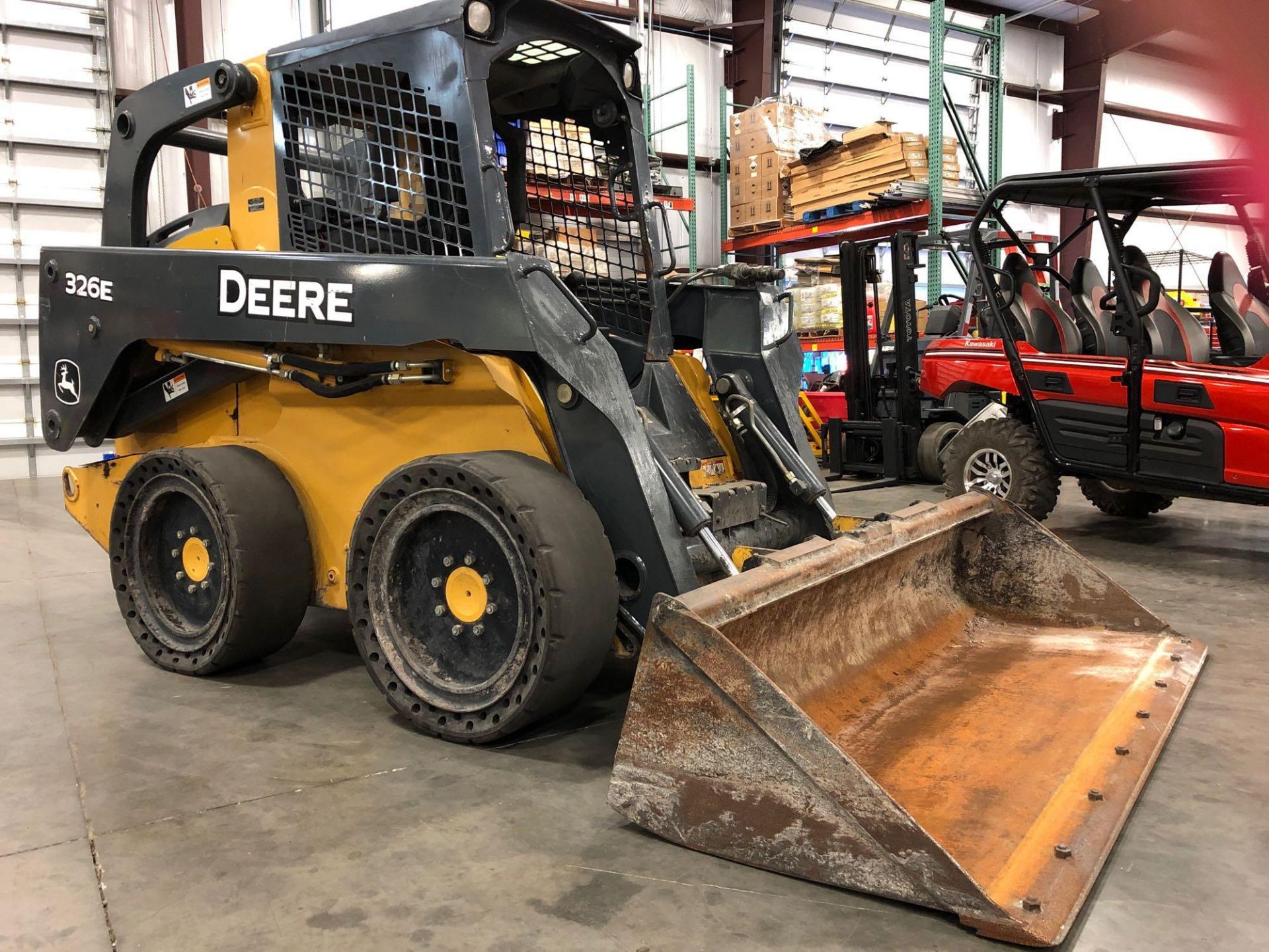 2016 JOHN DEERE 326E SKID STEER, 2 SPEED, DIESEL, 84" BUCKET, RUNS AND OPERATES