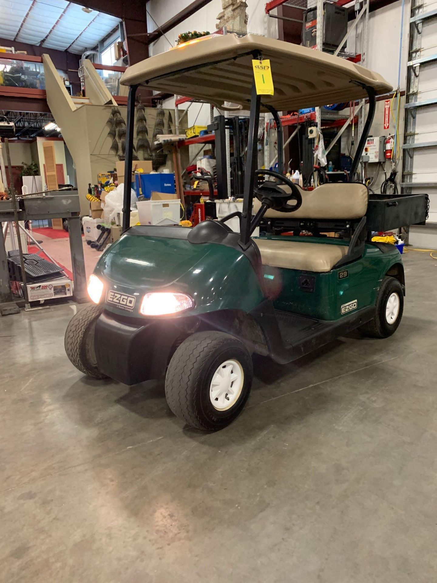 2015 EZ GO ELECTRIC GOLF CART, 48V