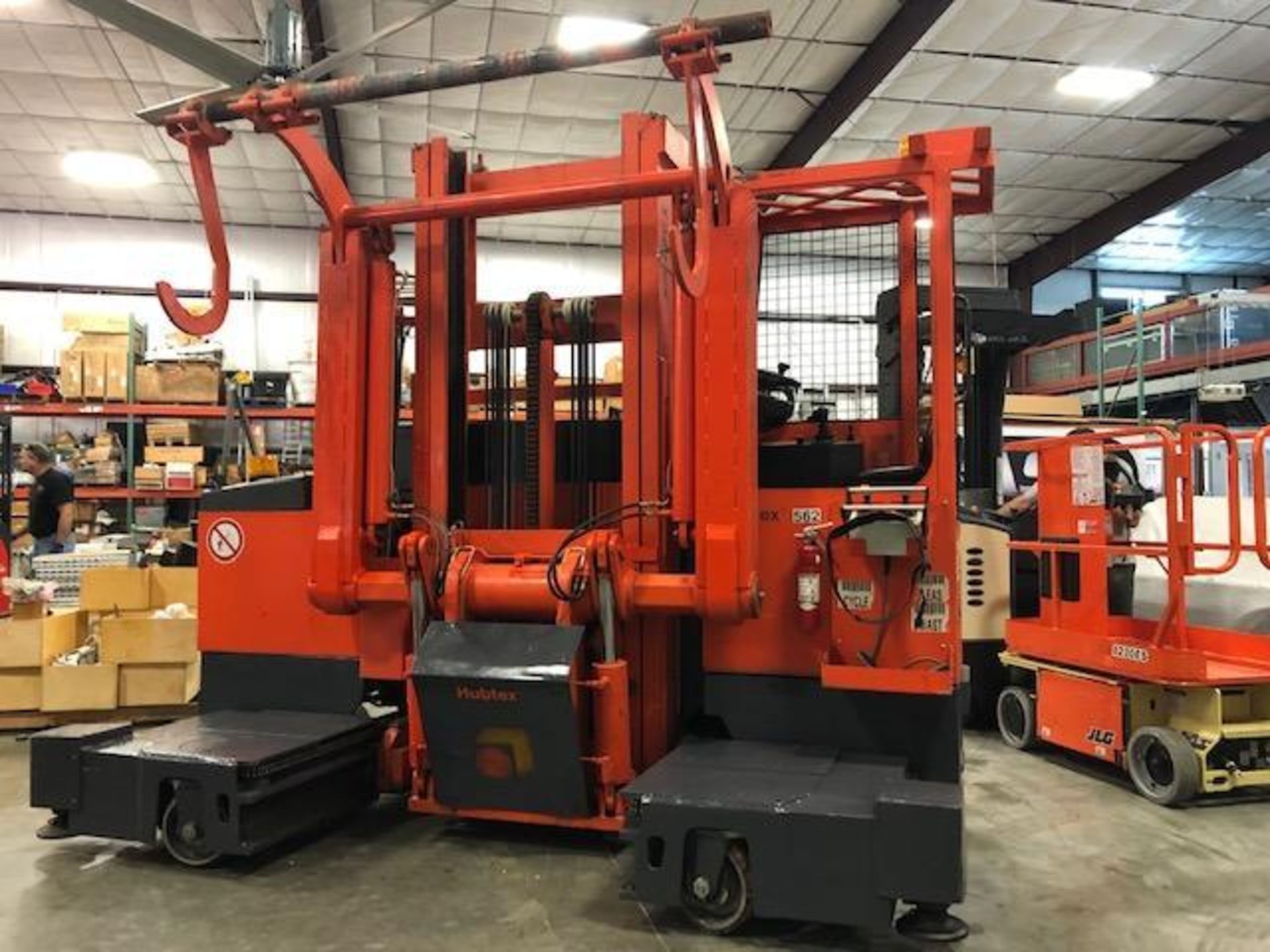 HUBTEX ELECTRIC FORKLIFT W/ROTATING TIRES FOR MULTI-DIRECTIONAL DRIVING