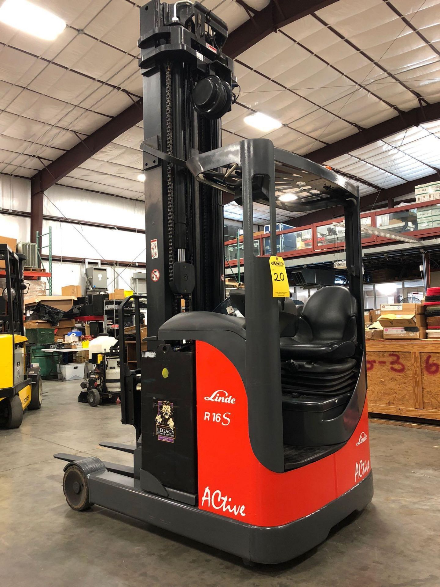 2013 LINDE ELECTRIC FORKLIFT MODEL R16SHD, 3,500 LB WEIGHT CAPACITY, 313" HEIGHT CAP, CAMERA ON MAST